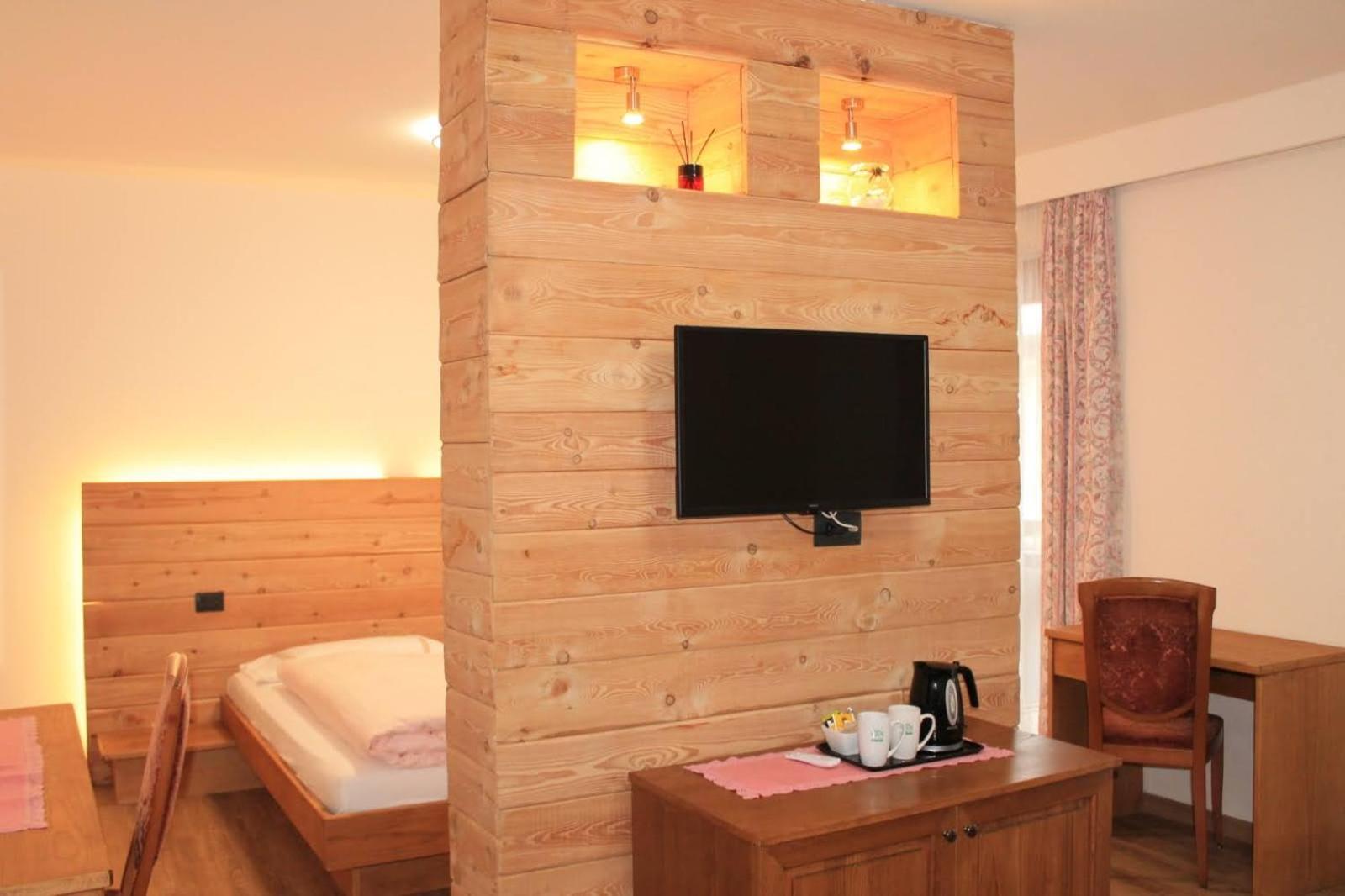 Suite with Spa Bath - Photo 5