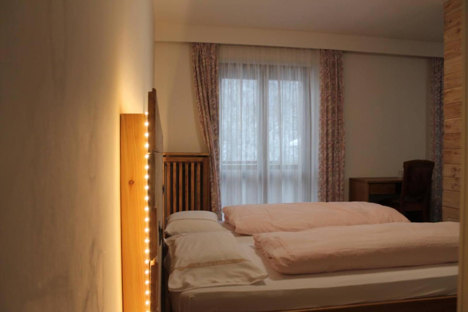 Suite with Spa Bath - Photo 3