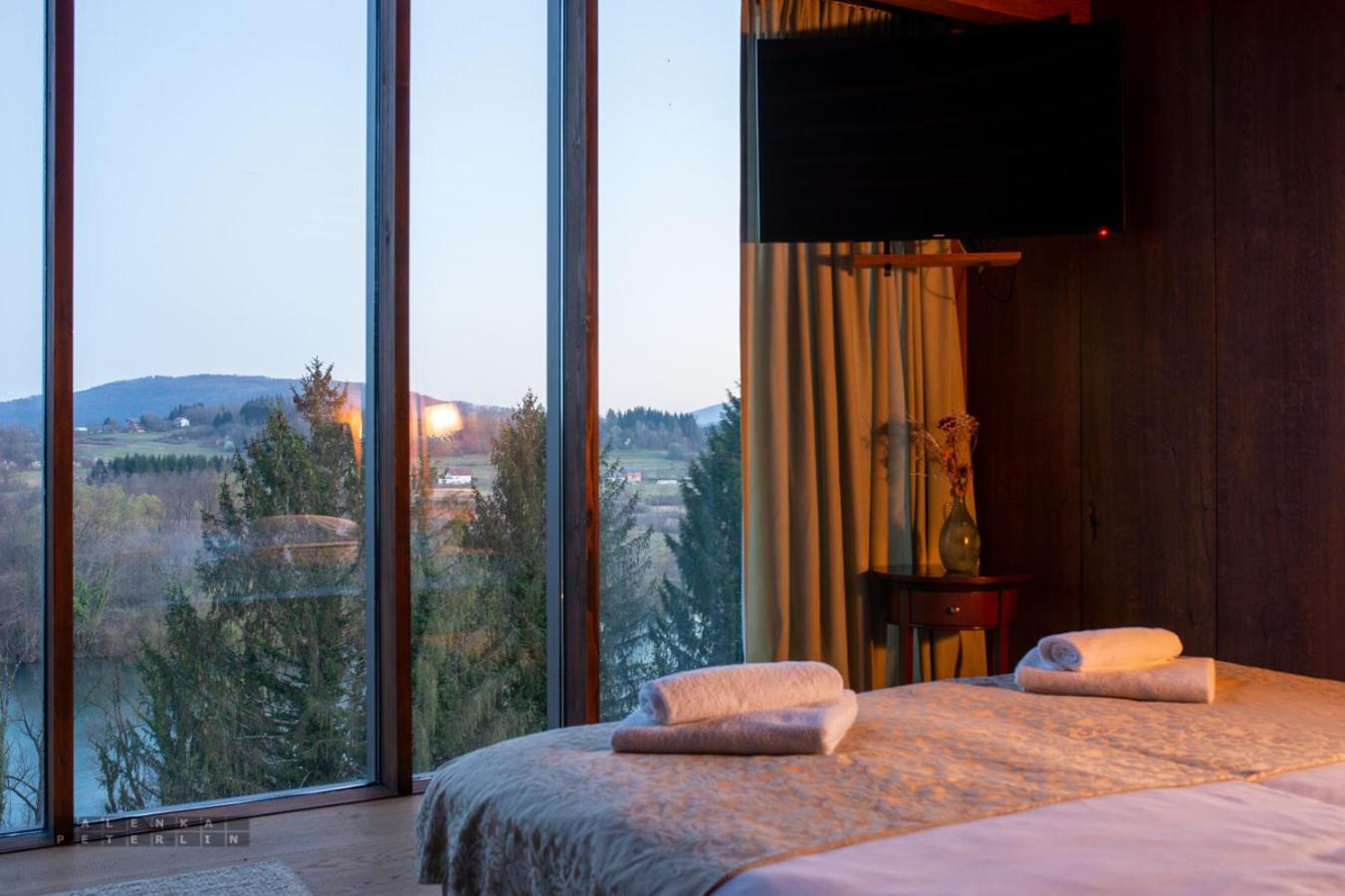 Deluxe Suite - Photo 3