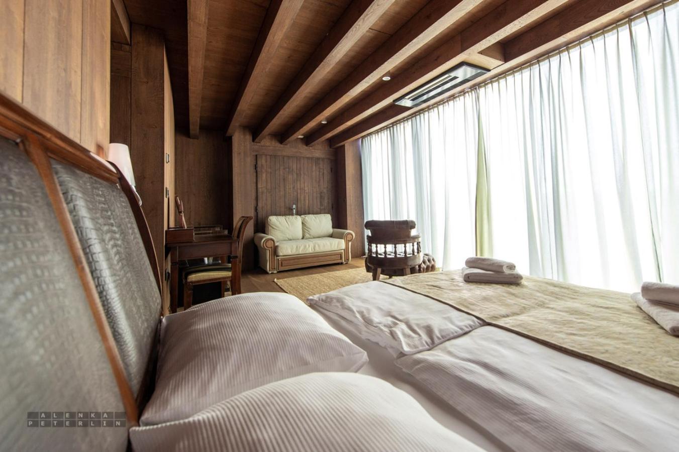 Deluxe Suite - Photo 4