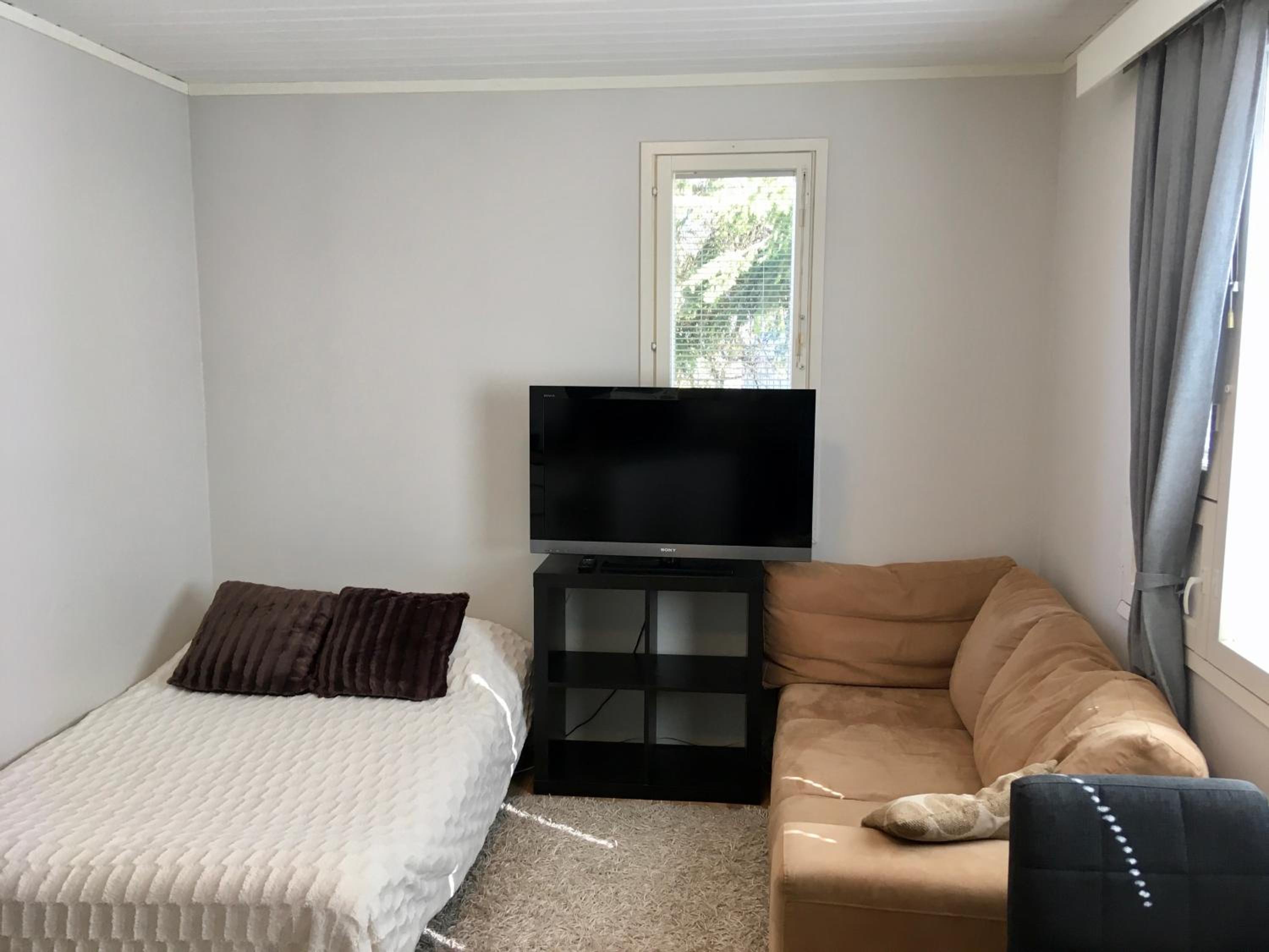 One-Bedroom Apartment - Photo 9