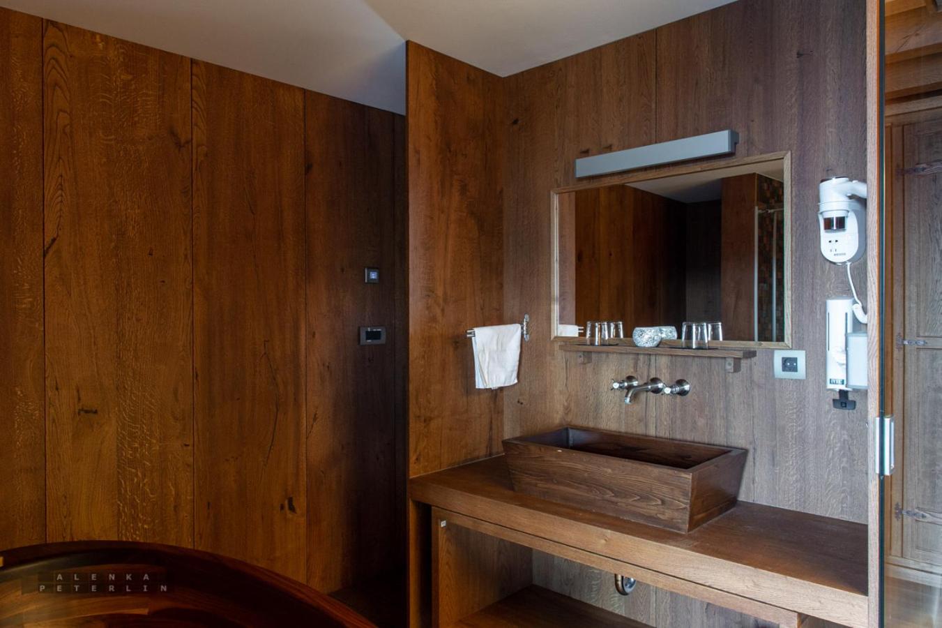 Deluxe Suite - Photo 5