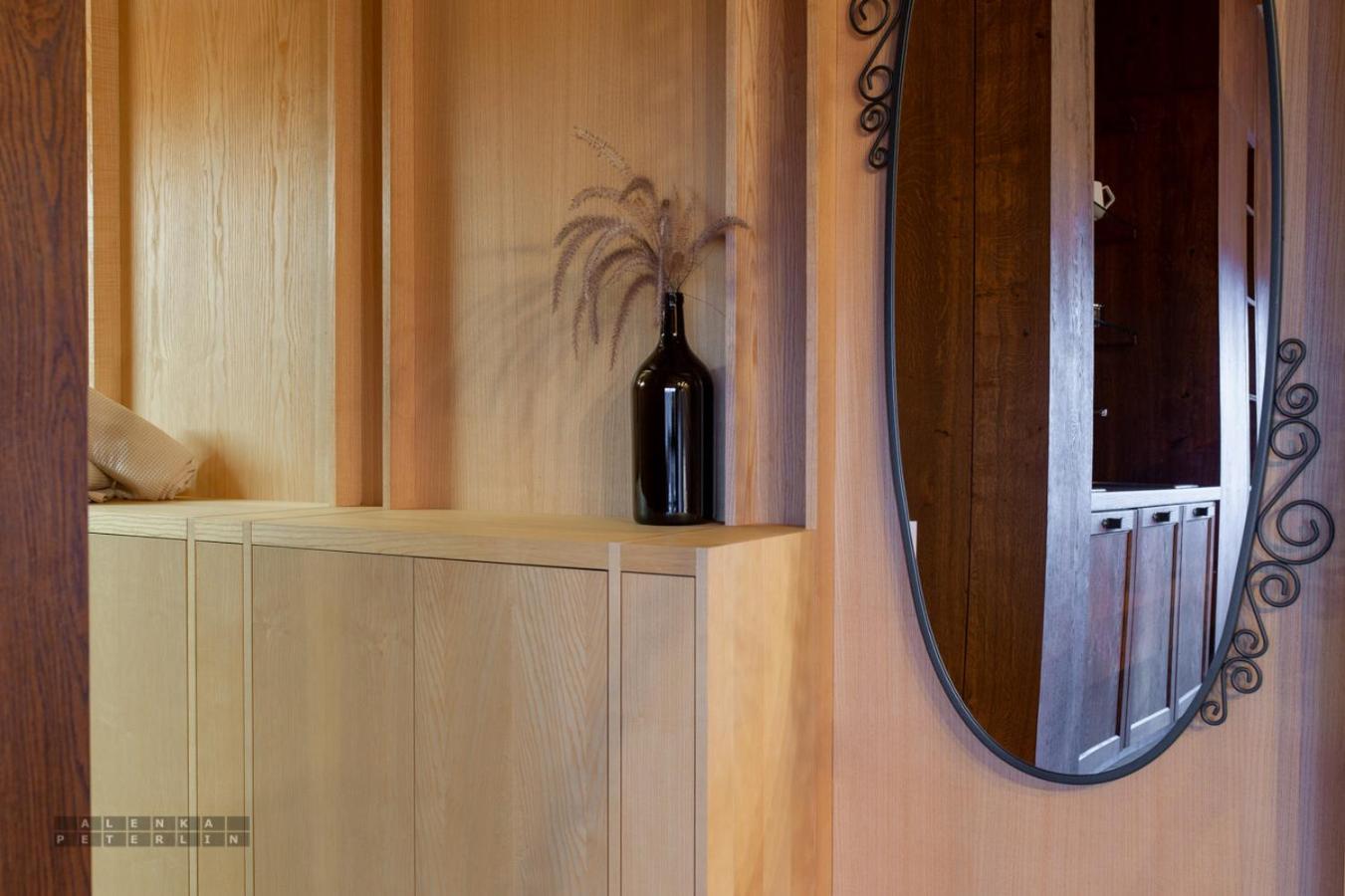 Deluxe Suite with Spa Bath - Photo 9