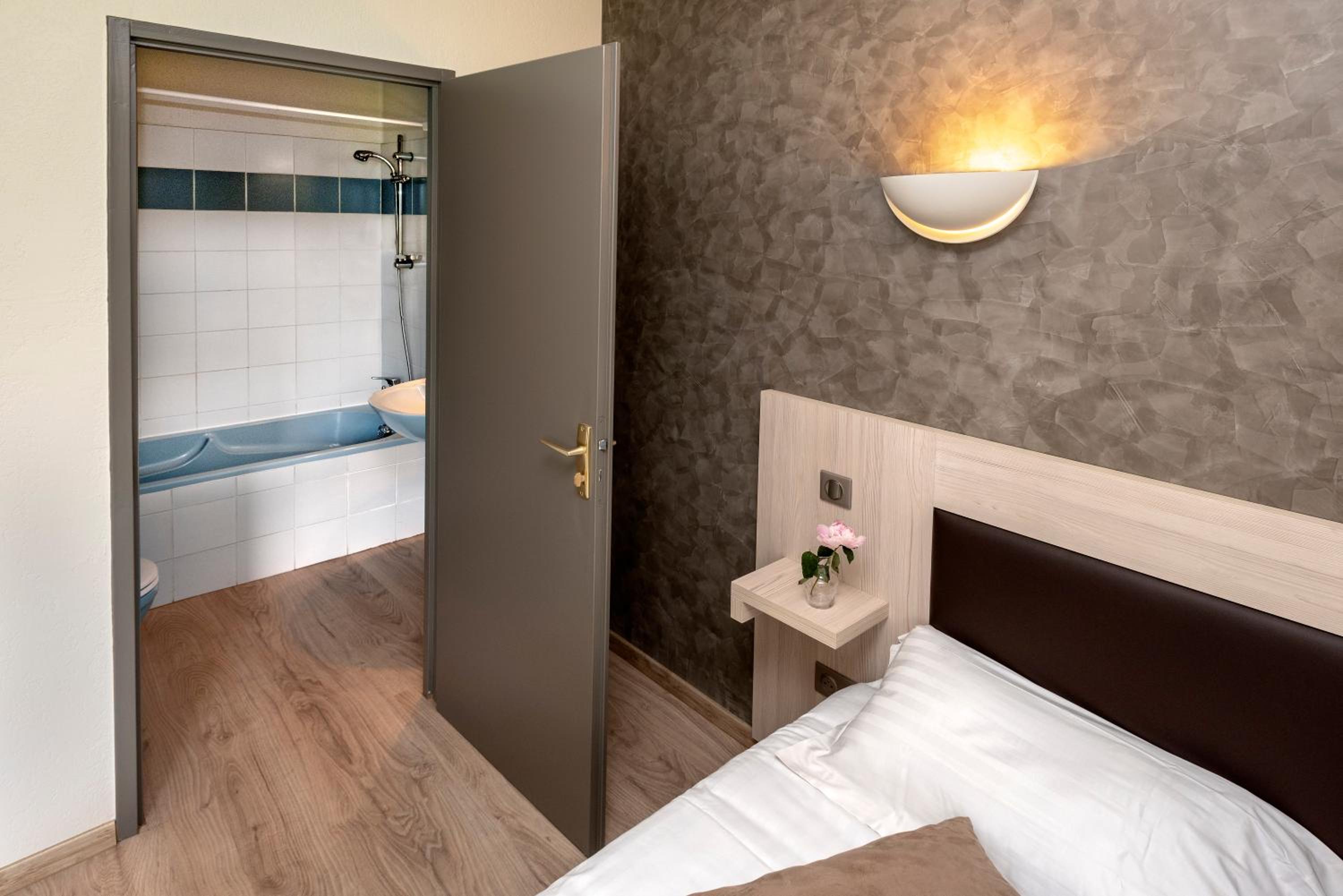 Superior Twin Room - Photo 1