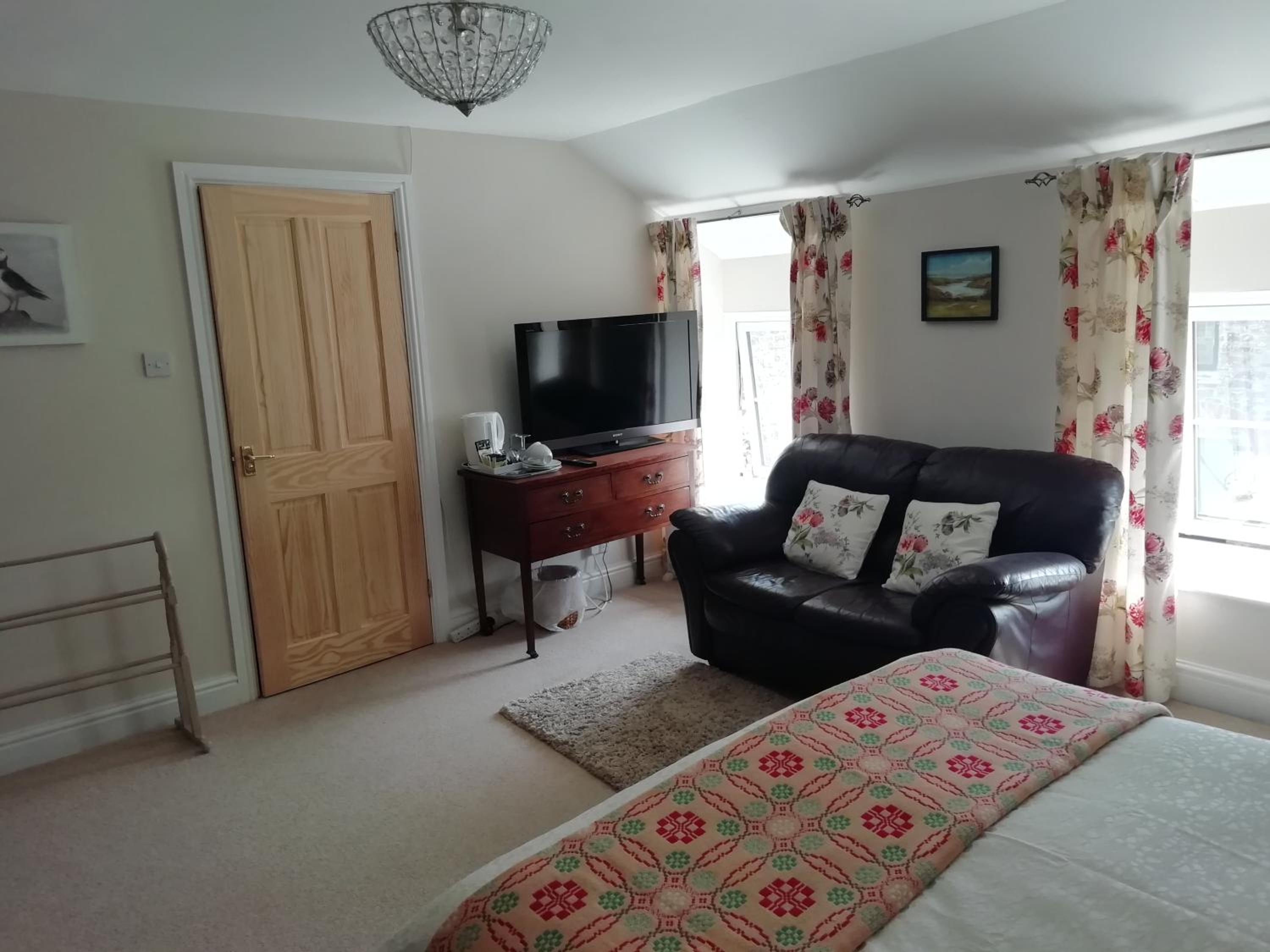 Double or Twin Room with Shower photo 3