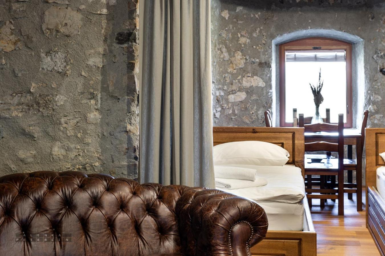 Superior King Suite - Photo 8