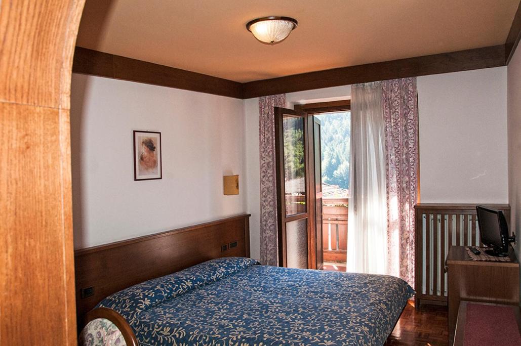 Double Room with Balcony - Photo 1