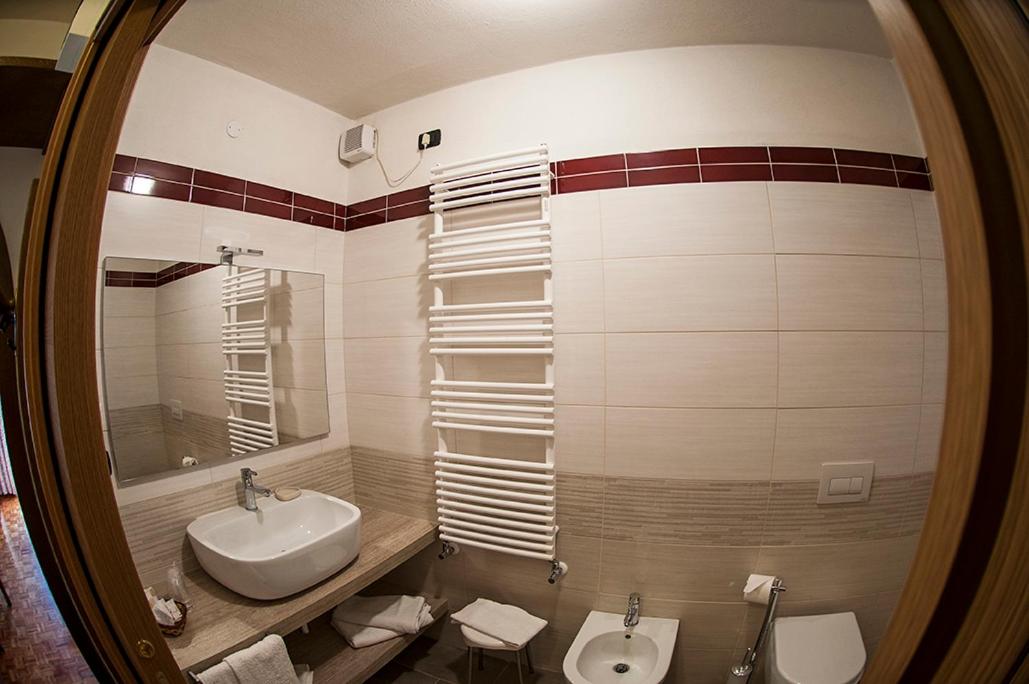 Double Room with Balcony - Photo 5