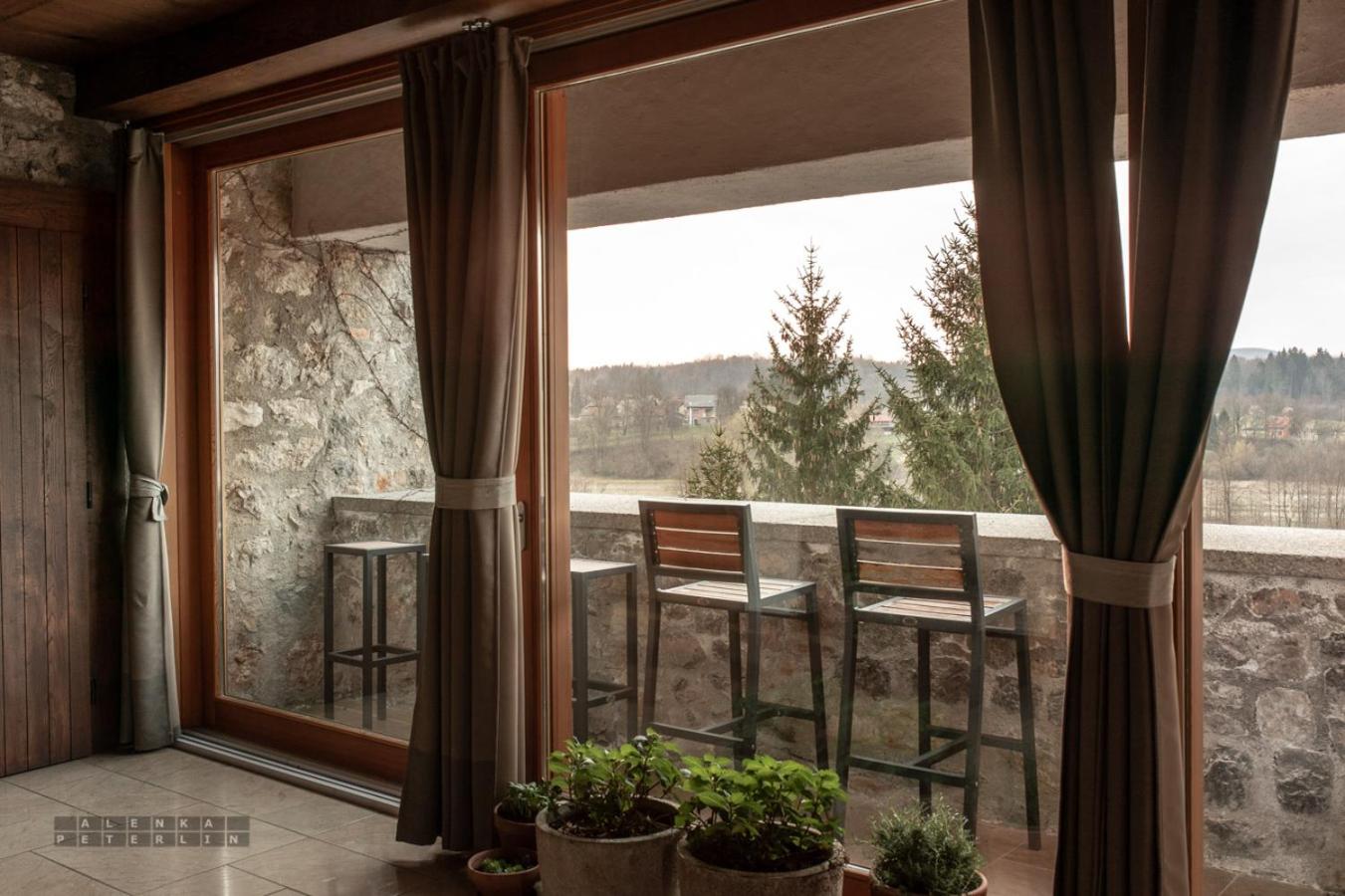 Villa - Photo 2