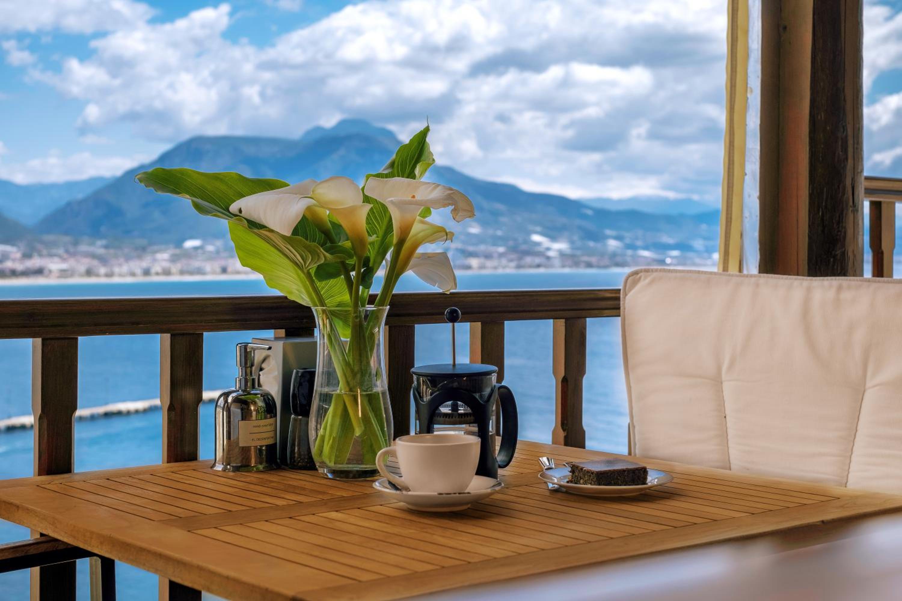 Suite with Sea View - Photo 9