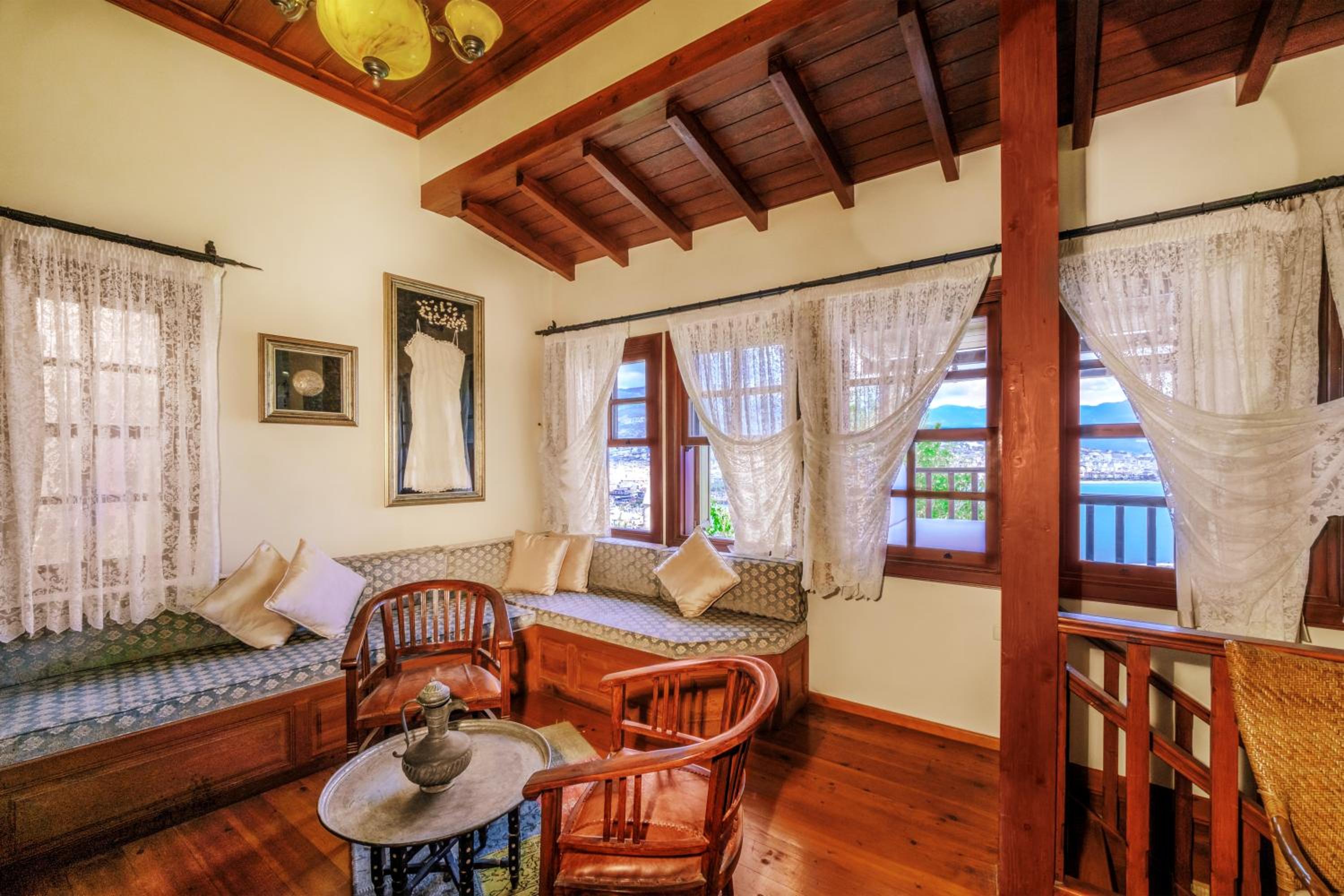 Suite with Sea View - Photo 4