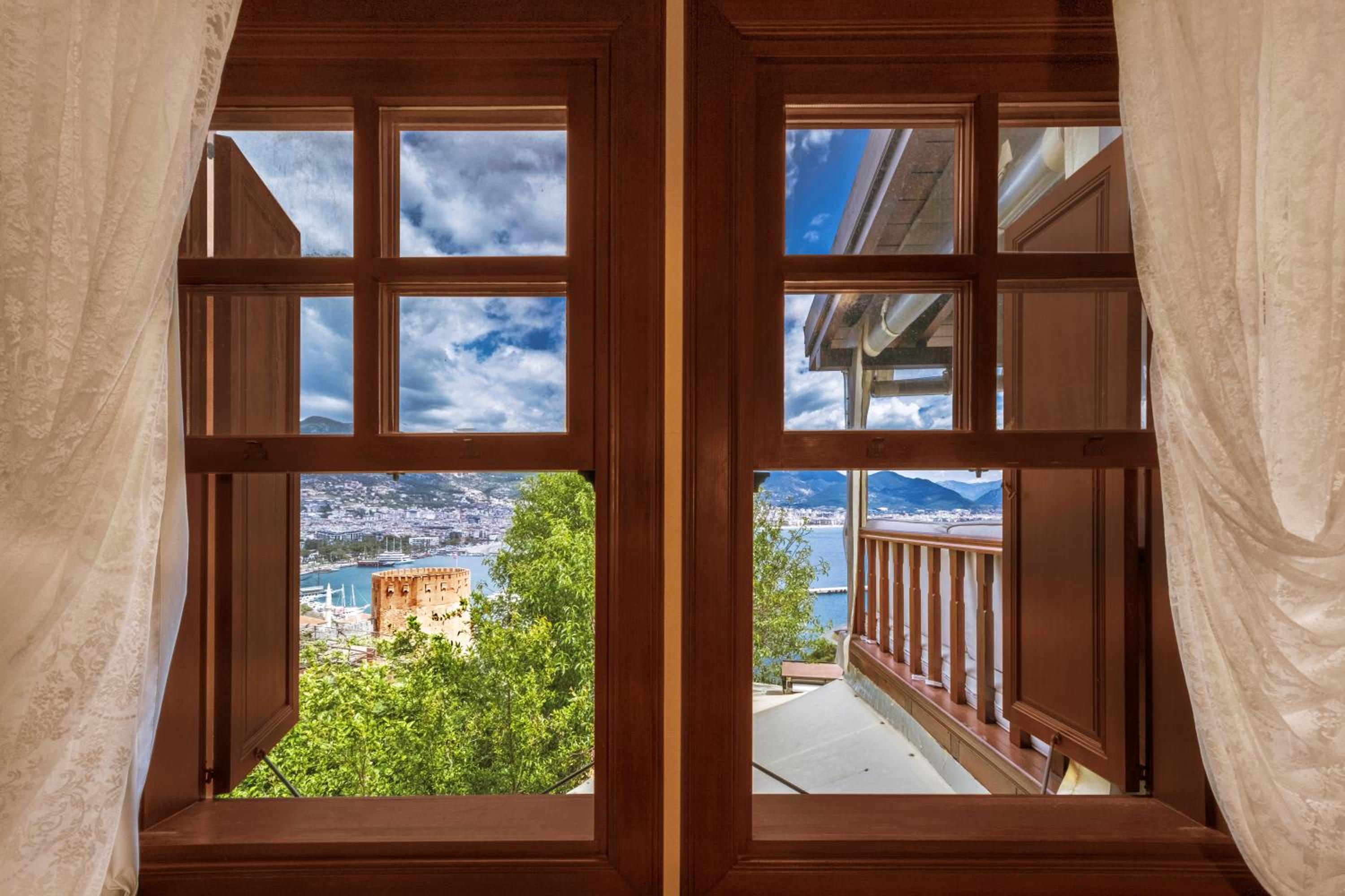 Suite with Sea View - Photo 2