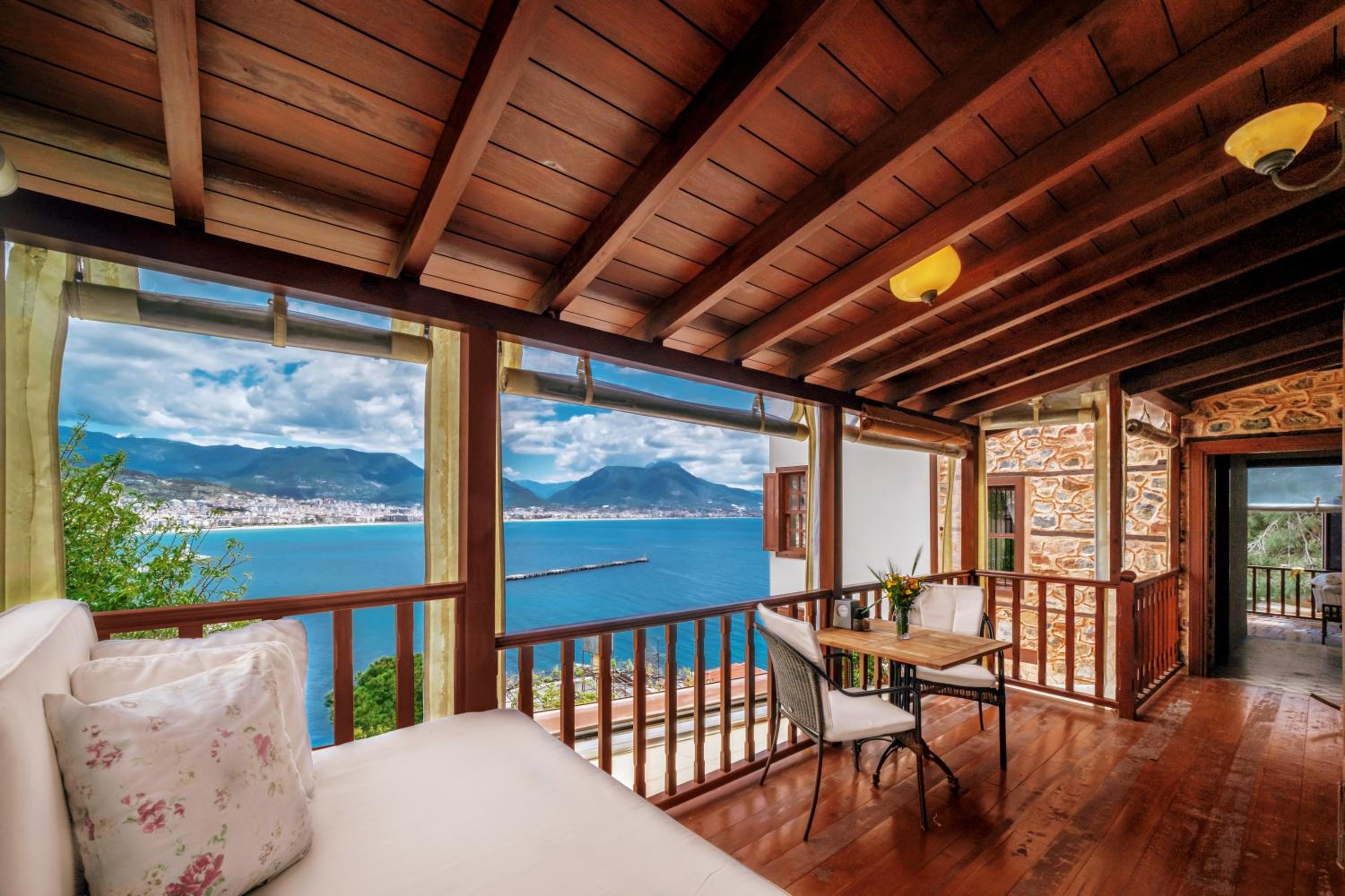 Suite with Sea View - Photo 3