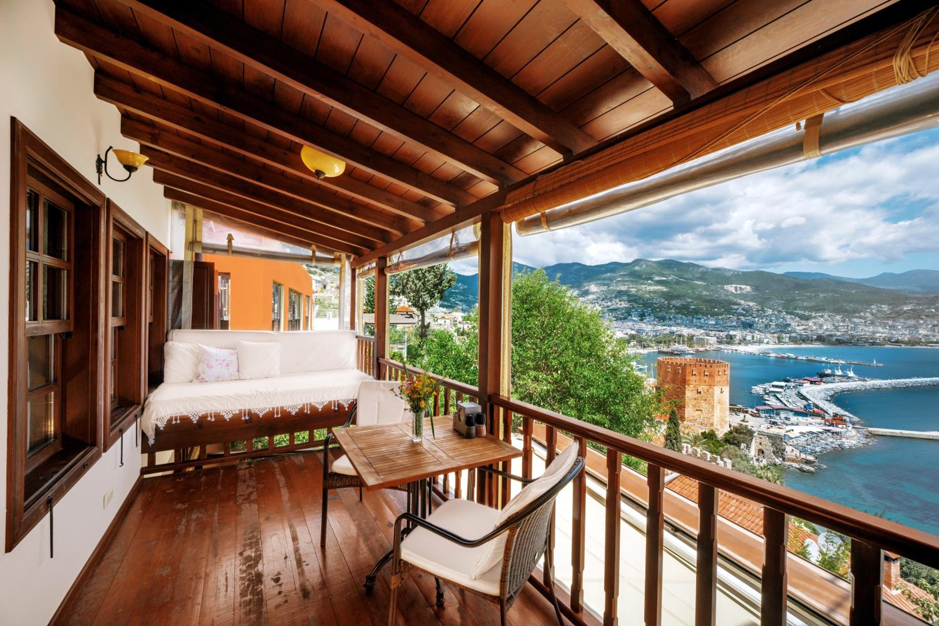 Suite with Sea View - Photo 11