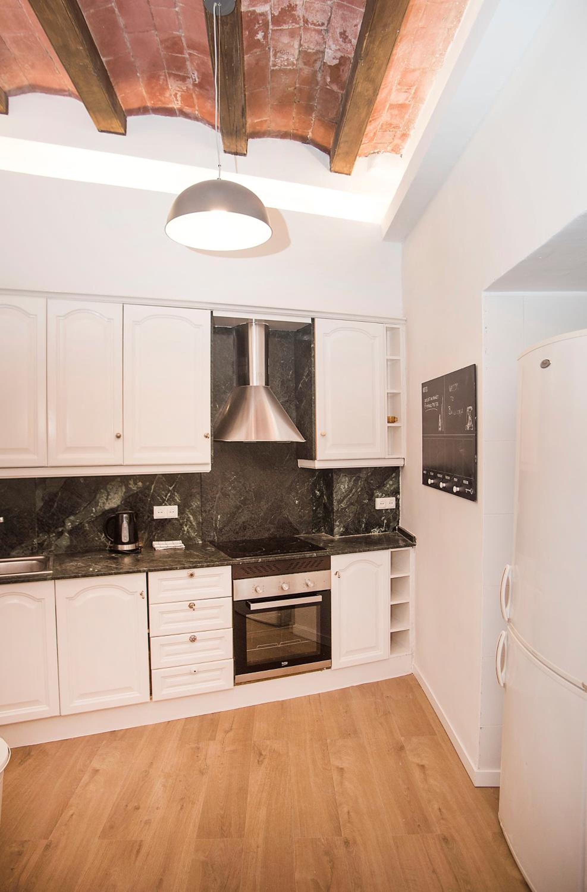 Apartment photo 2