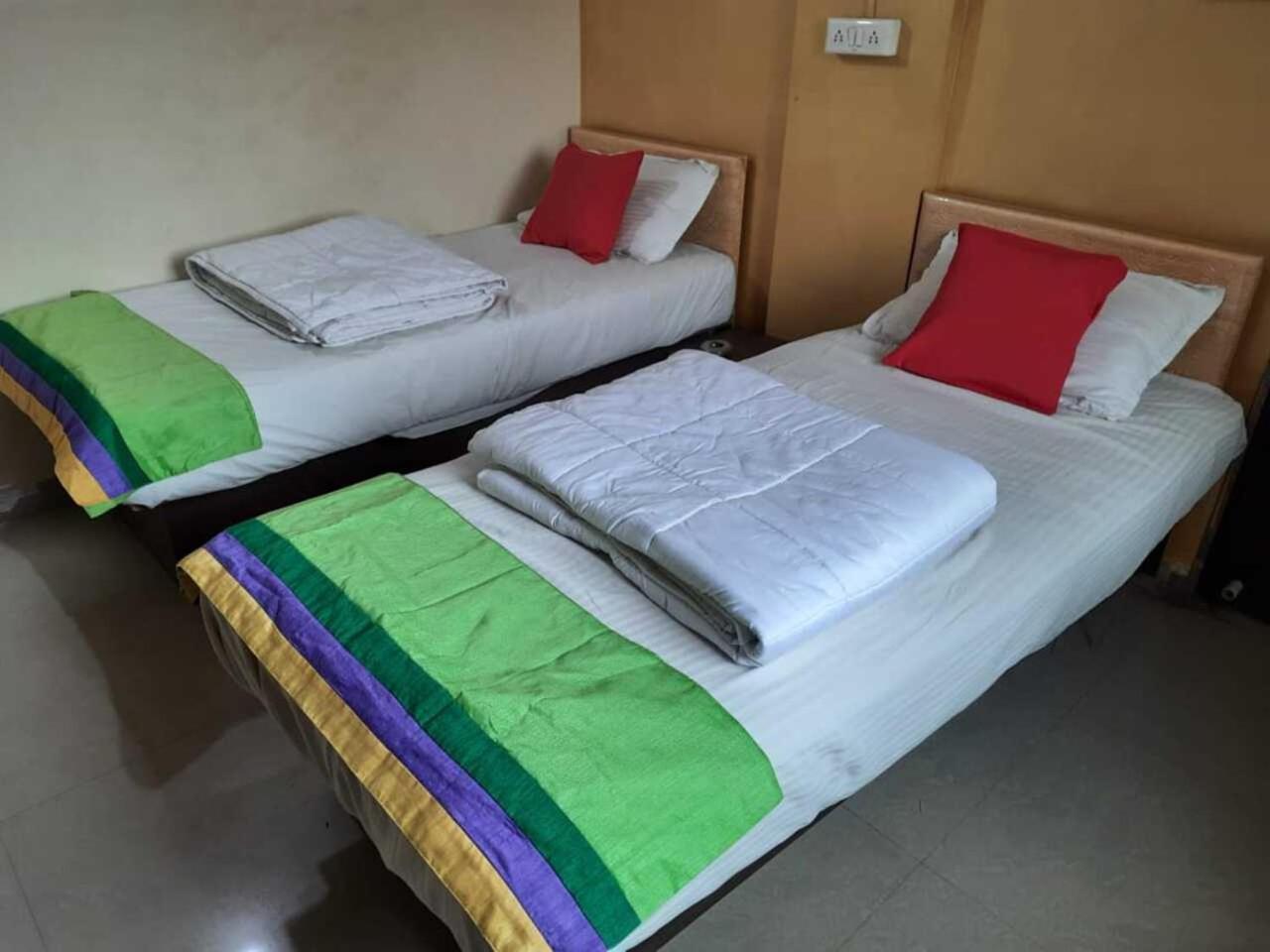 Budget Double Room - Photo 5