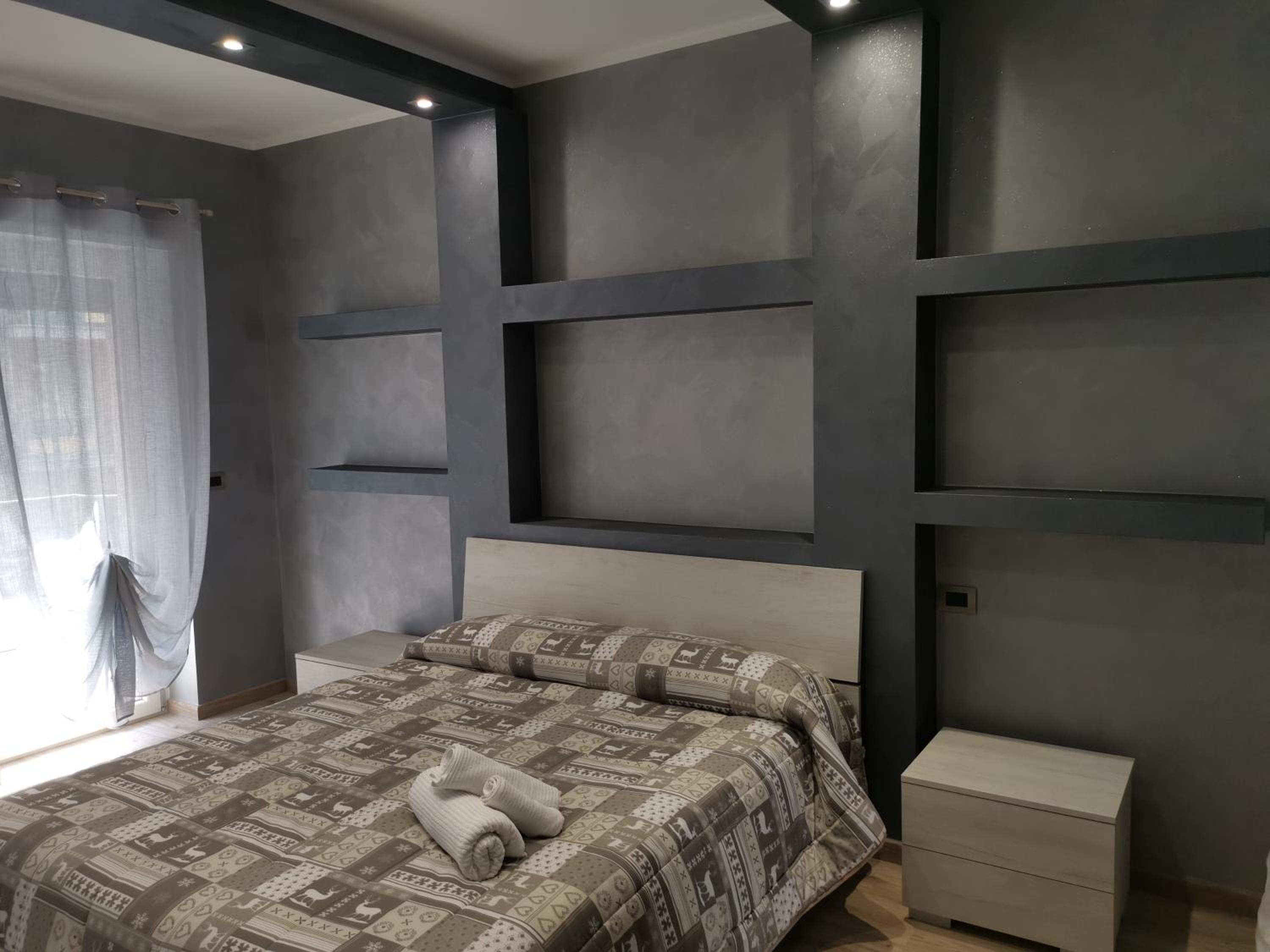 One-Bedroom Apartment - Photo 1