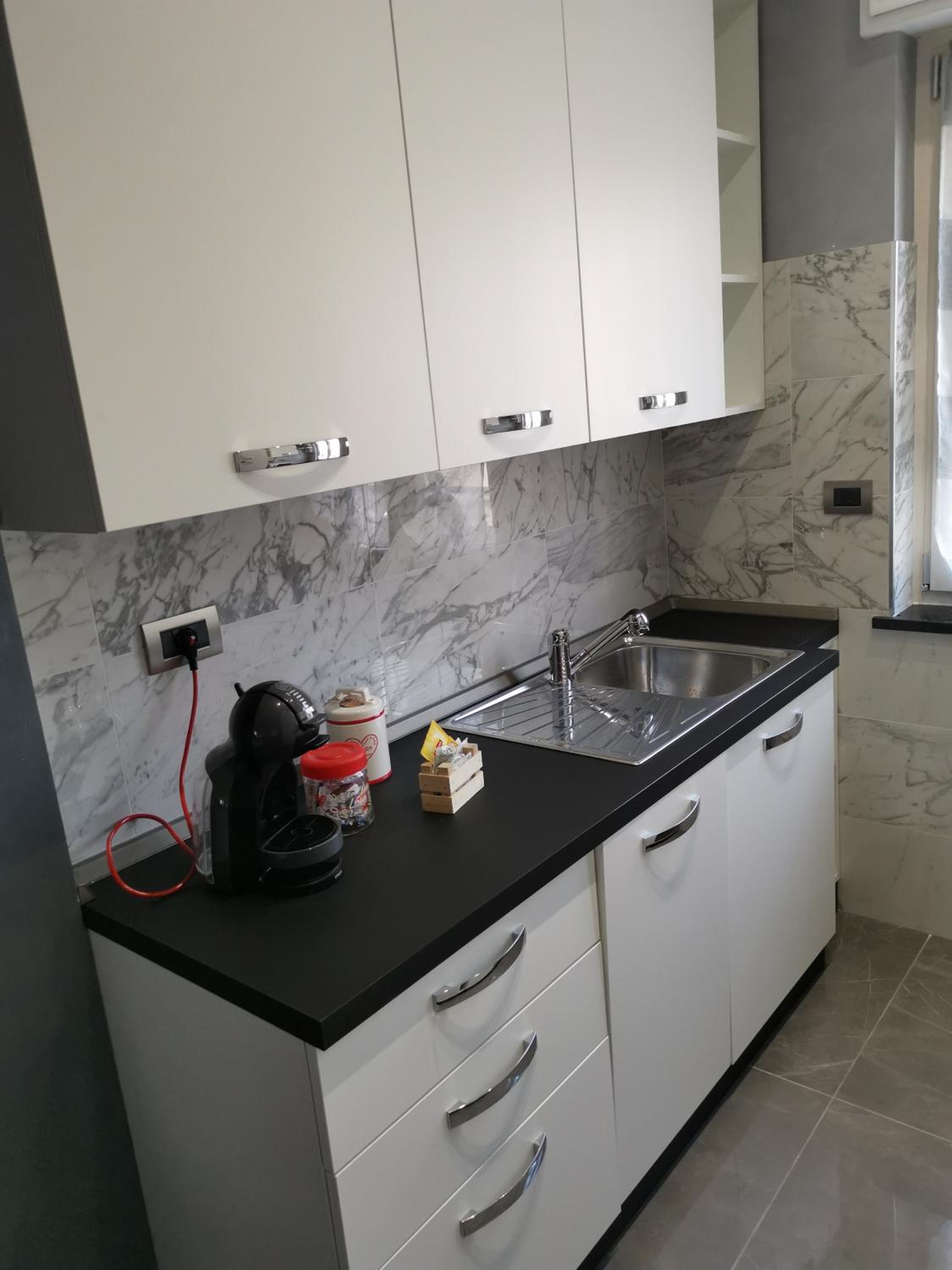 One-Bedroom Apartment - Photo 2
