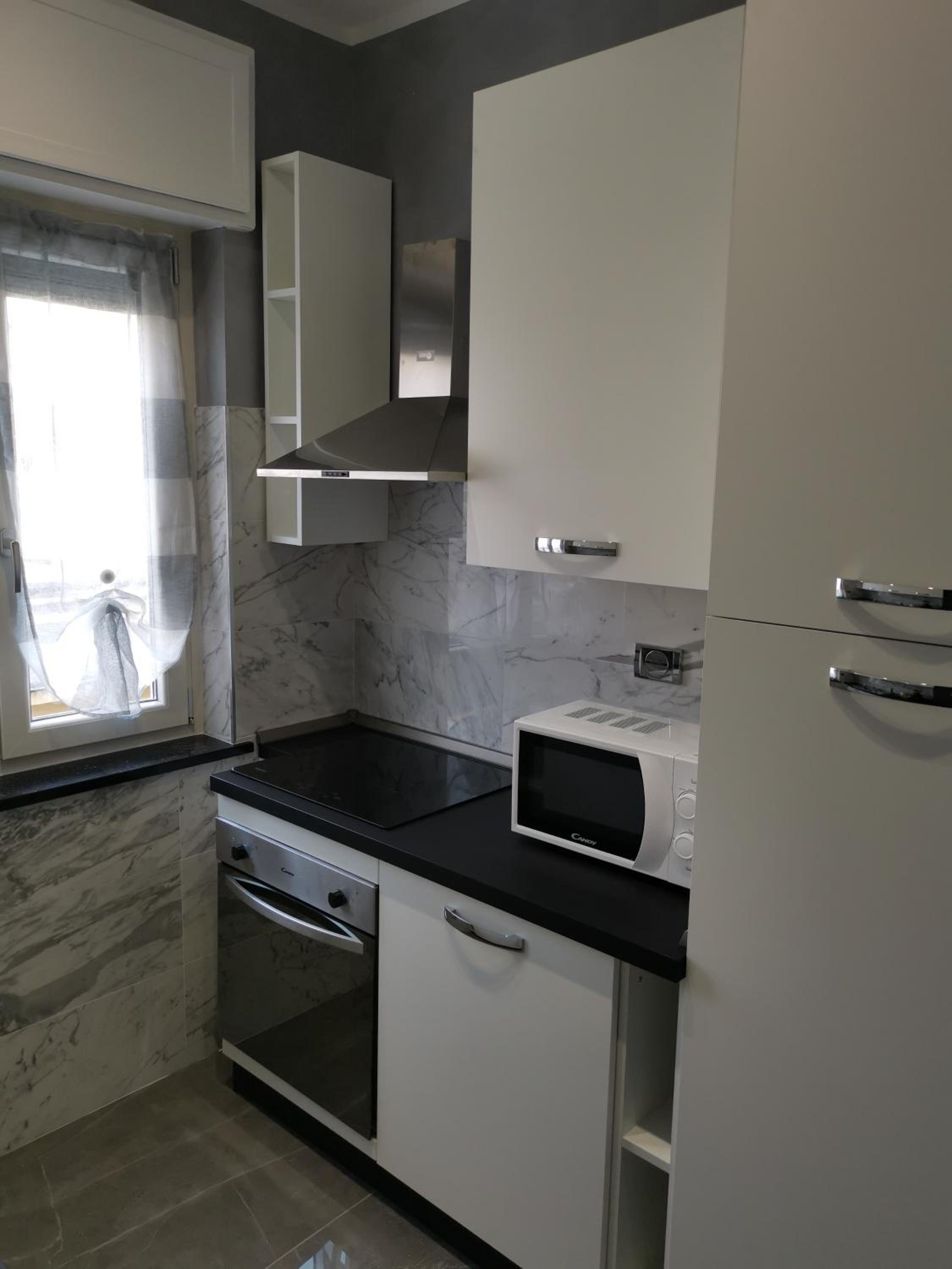 One-Bedroom Apartment - Photo 3