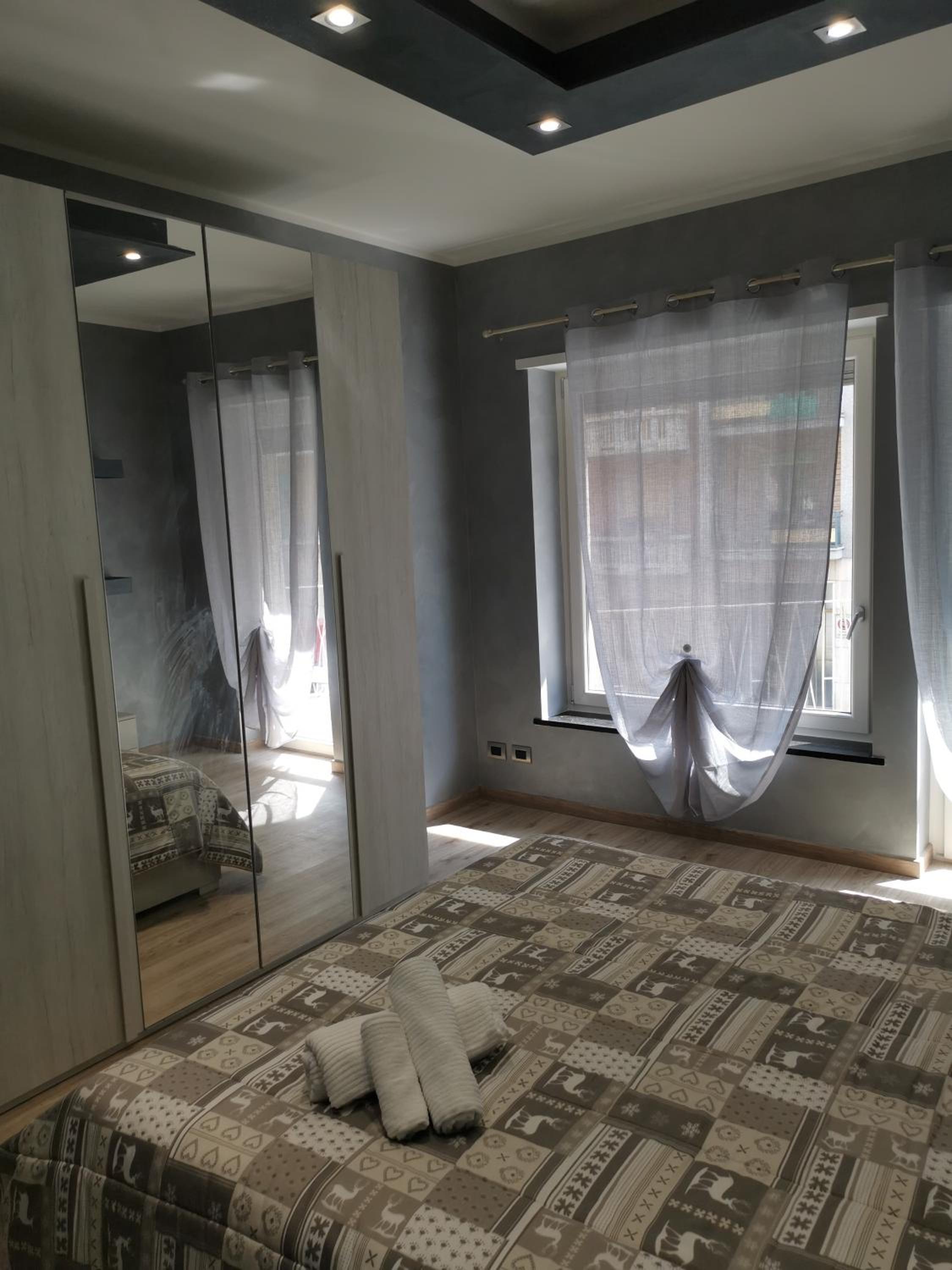 One-Bedroom Apartment - Photo 4