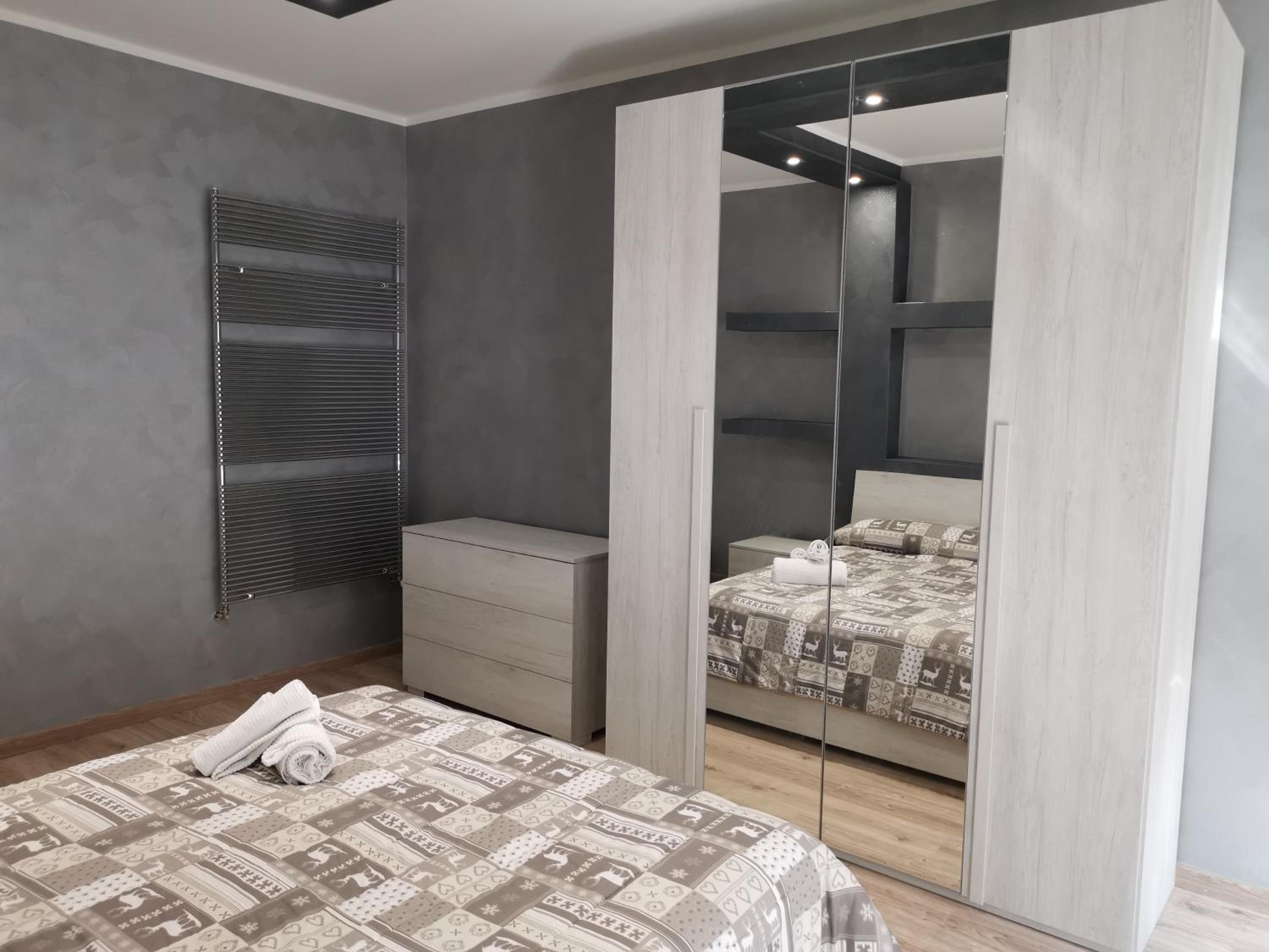 One-Bedroom Apartment - Photo 6