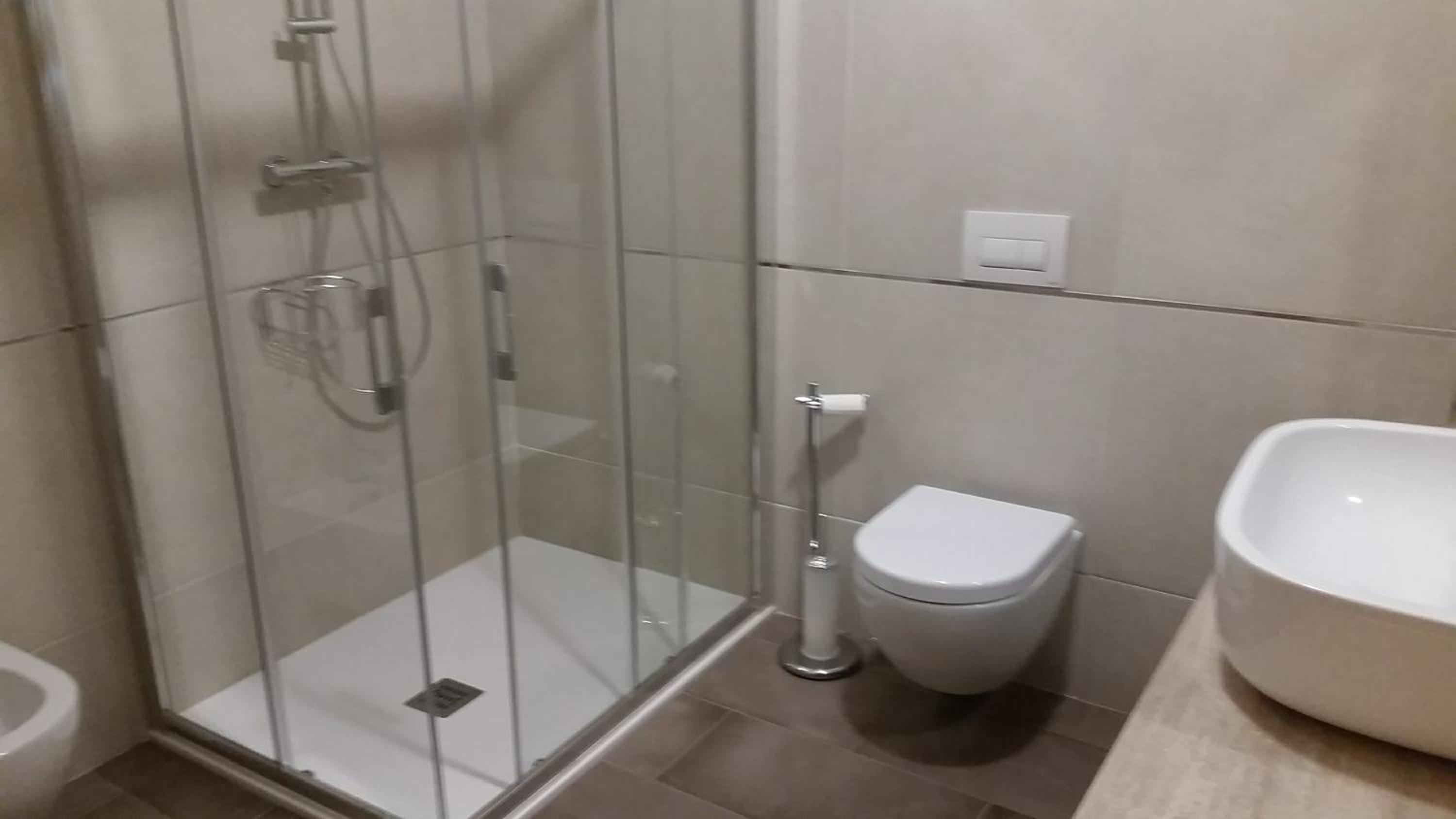 Double Room with Balcony - Photo 6