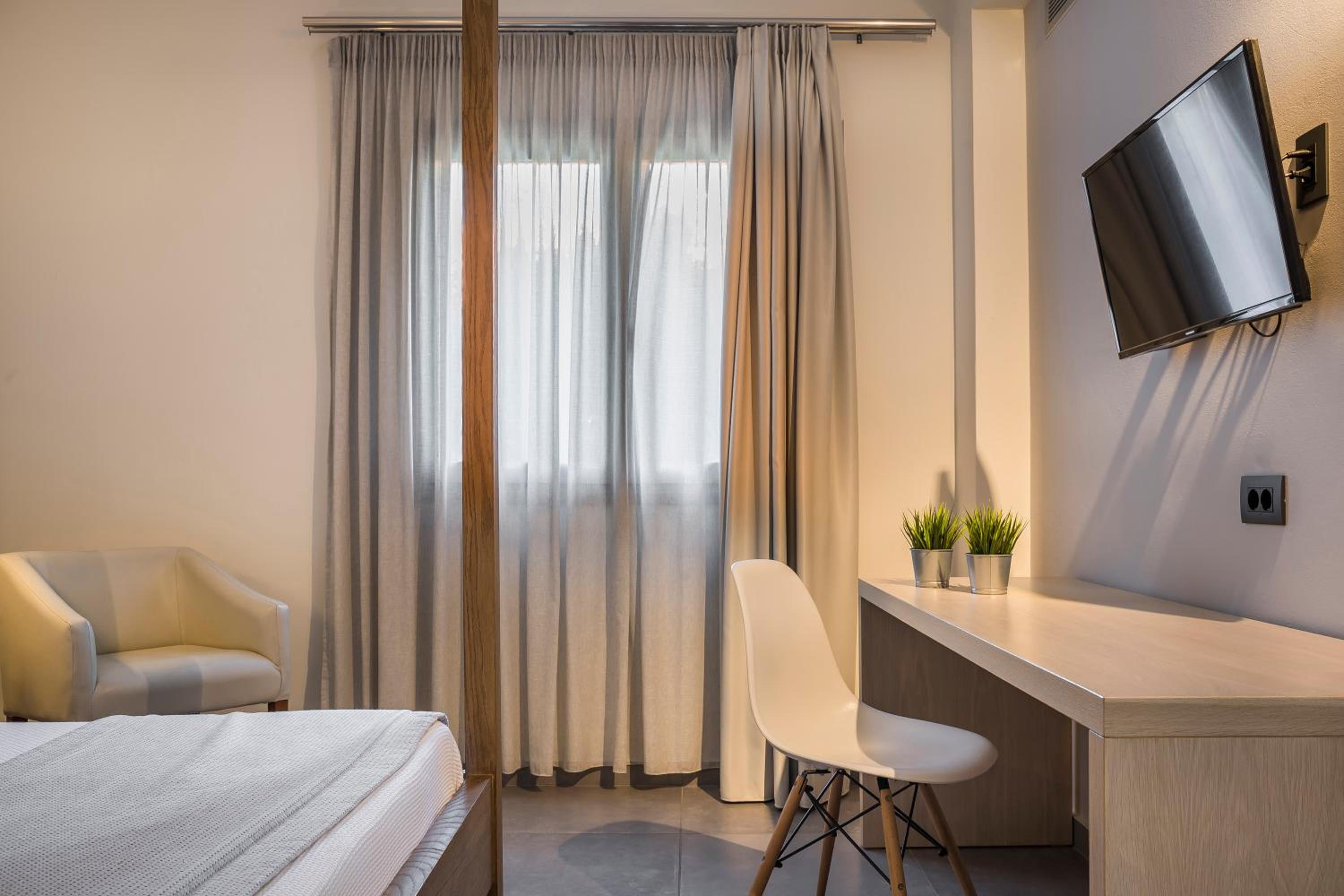 Superior Suite - Photo 3