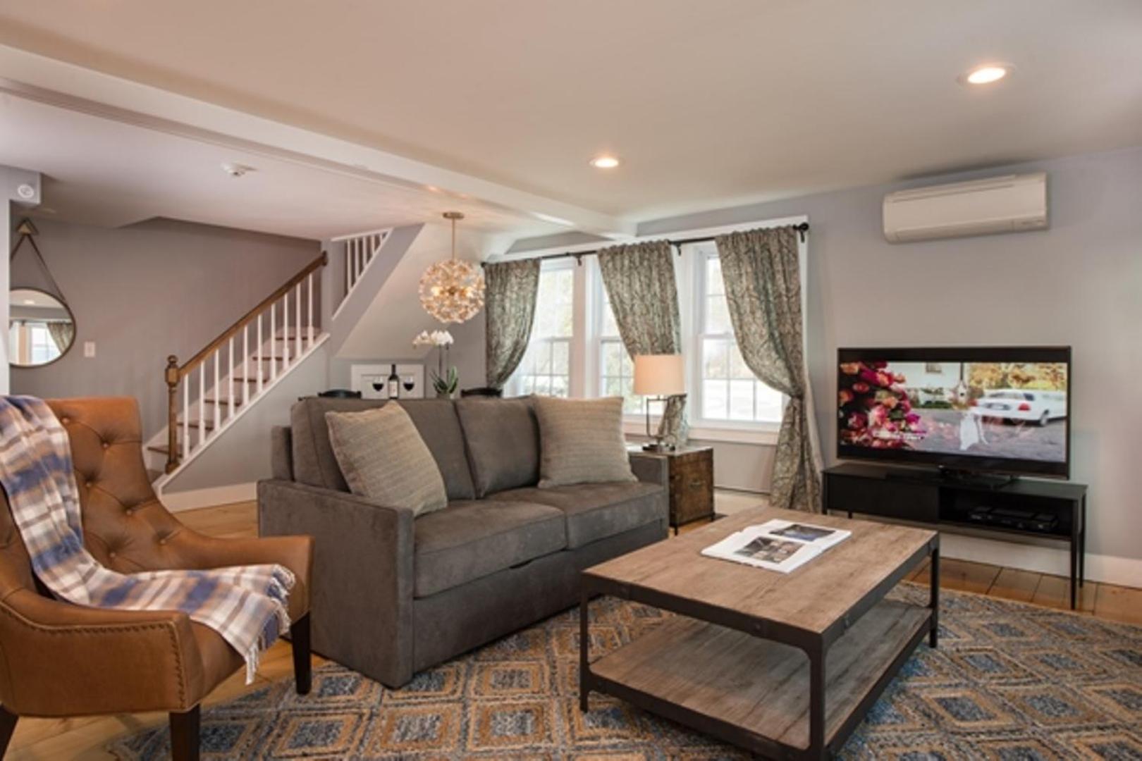 5 Bedroom Meadow House