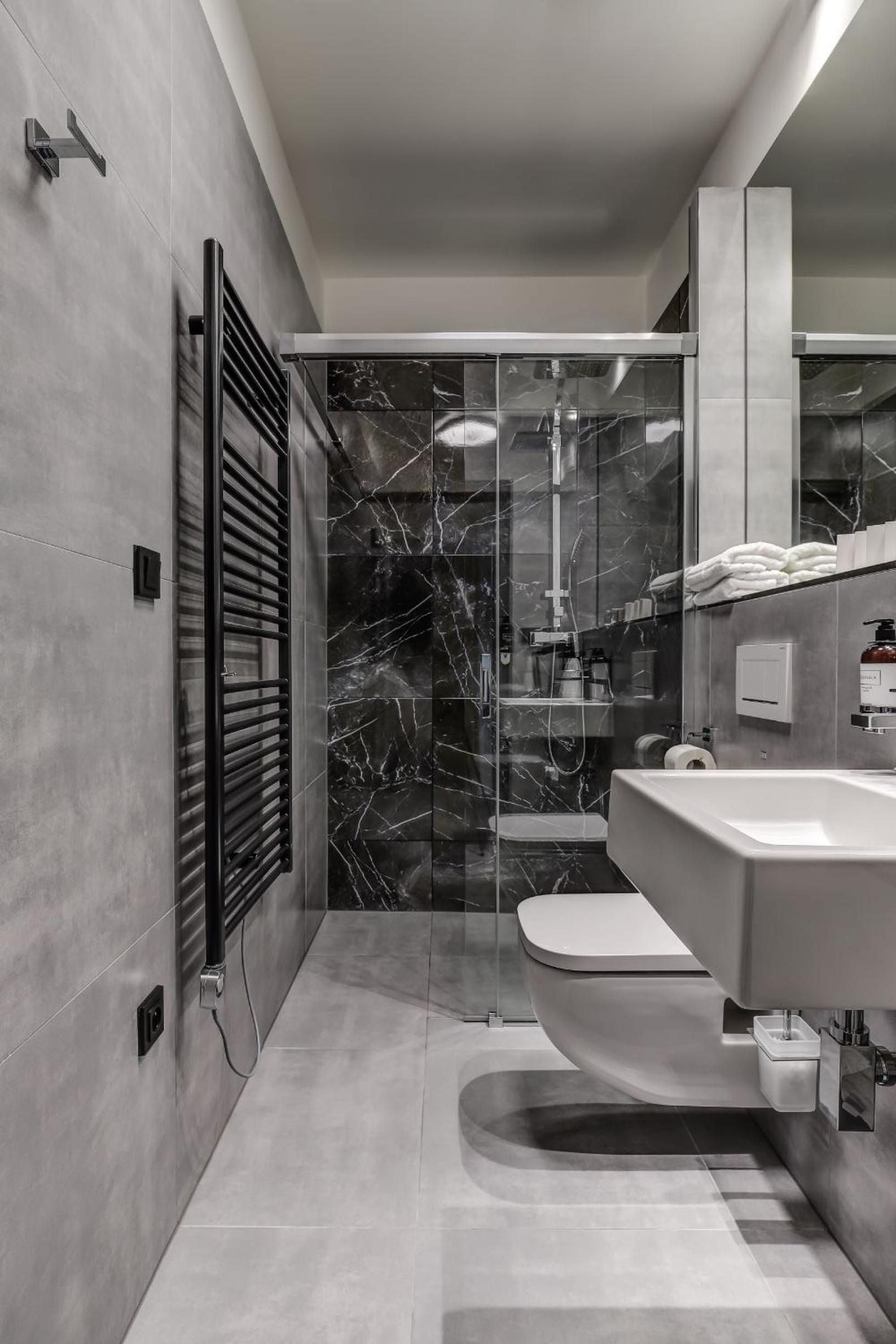 Double or Twin Room - Photo 8
