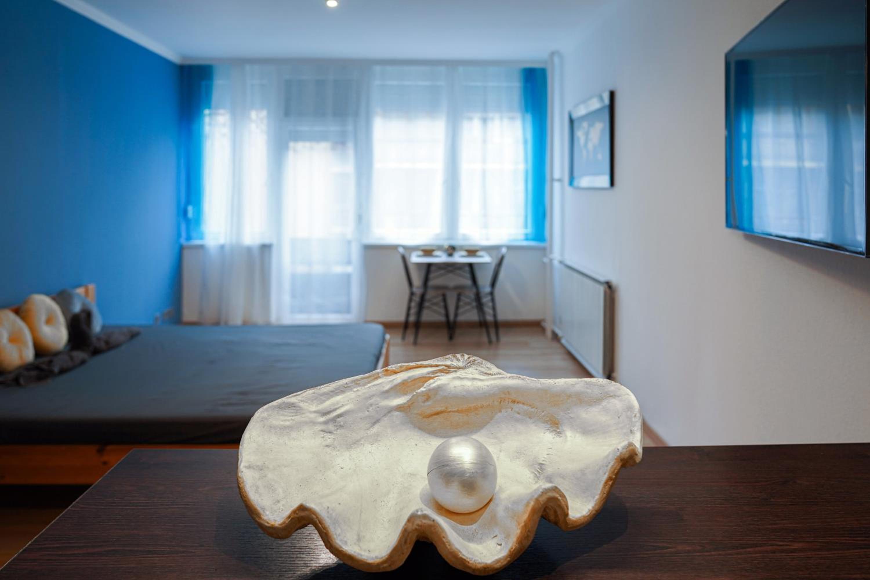 One-Bedroom Apartment - Photo 1