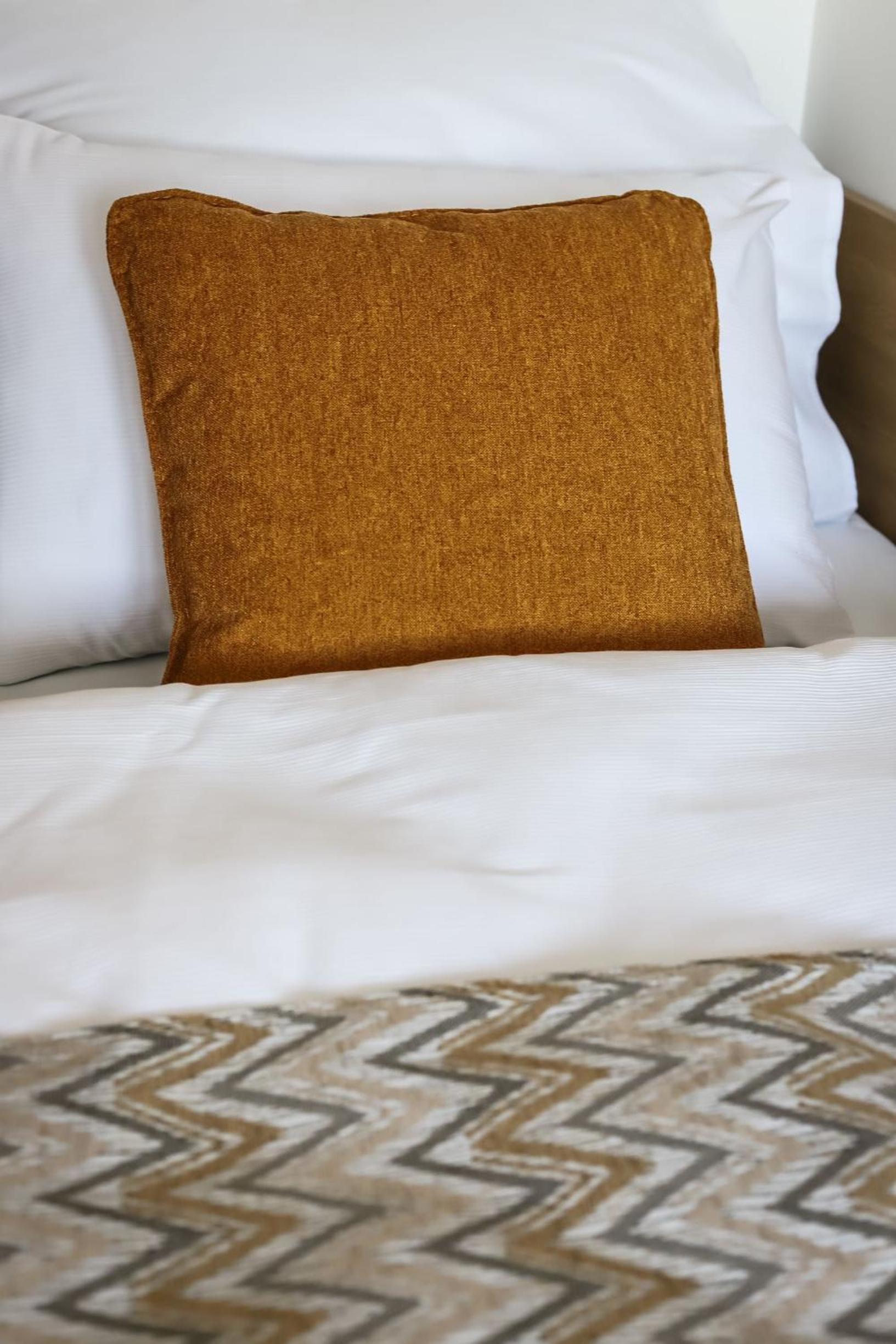 Deluxe Double or Twin Room with Mountain View - Photo 1