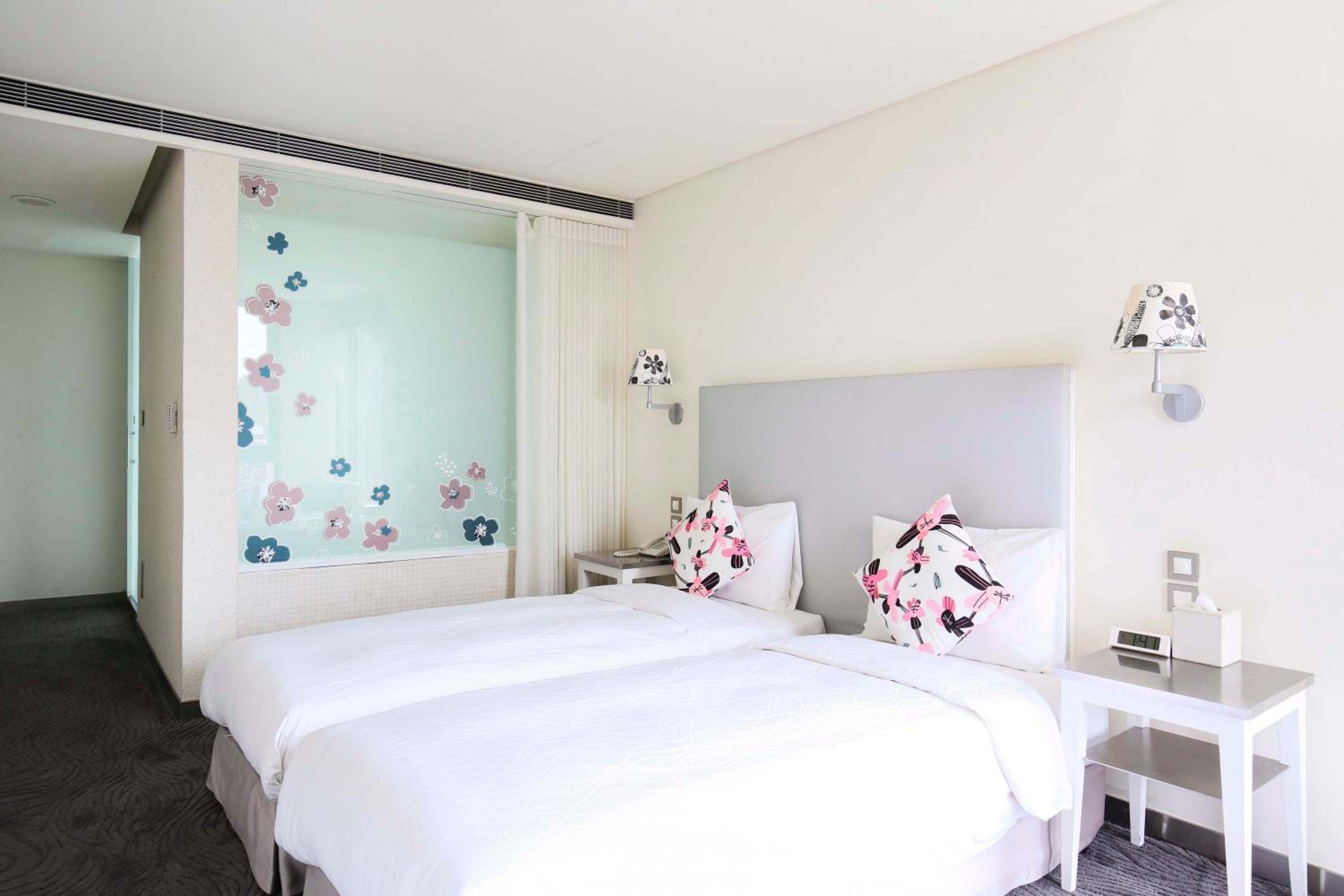 Elite Twin Room