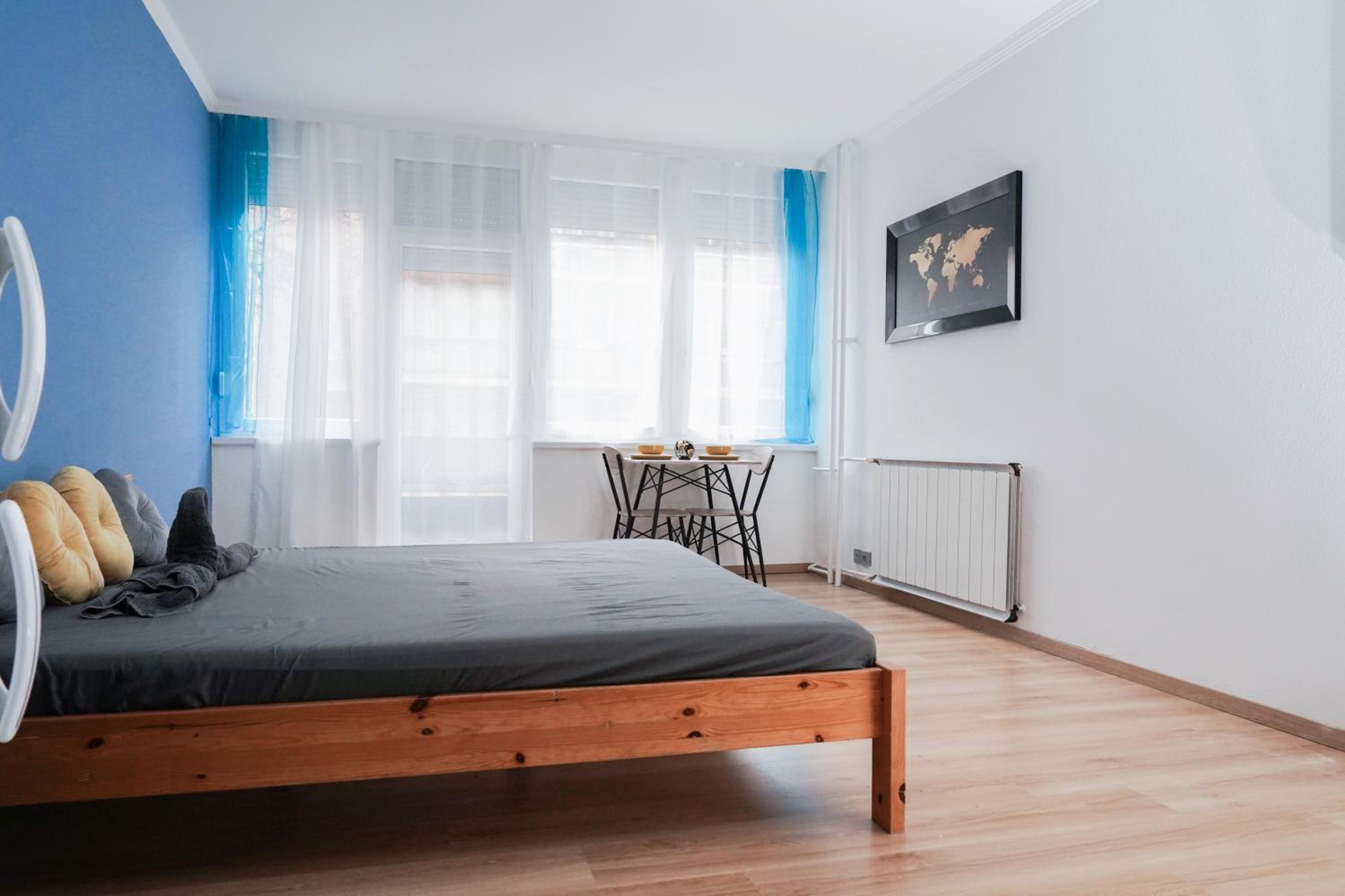 One-Bedroom Apartment - Photo 12