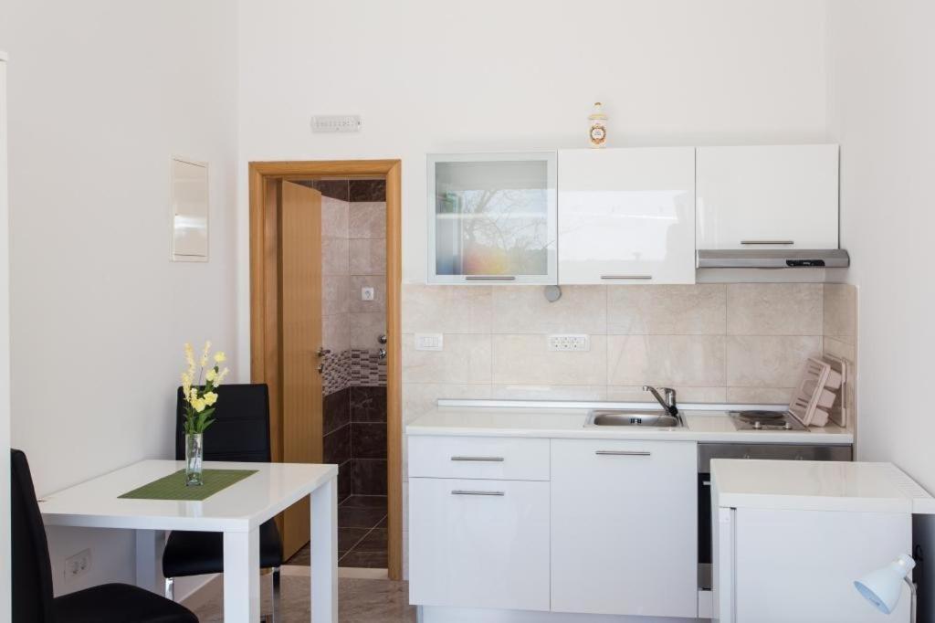 Superior Studio Apartment with Terrace and Sea View (First Floor) photo 3