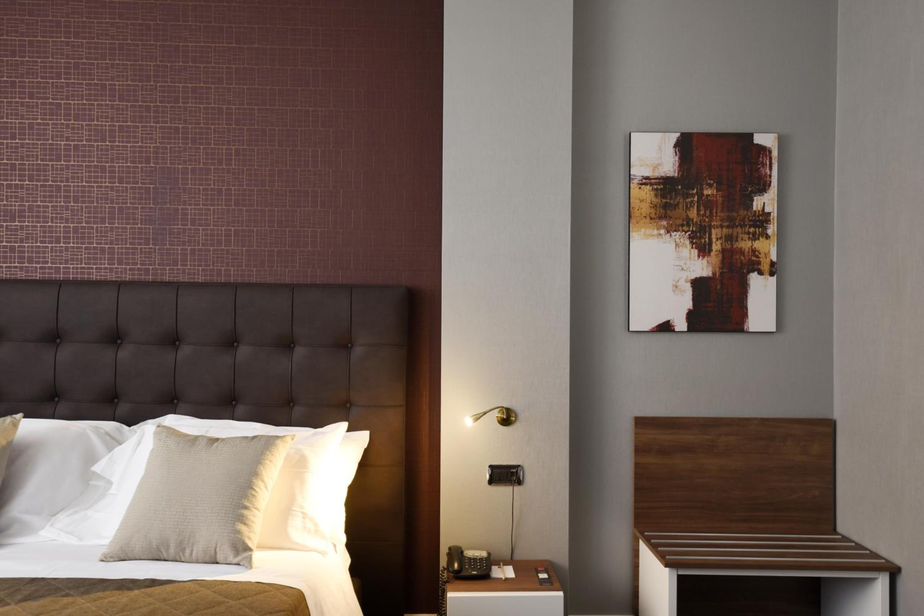 Superior Single Room thumbnail 6