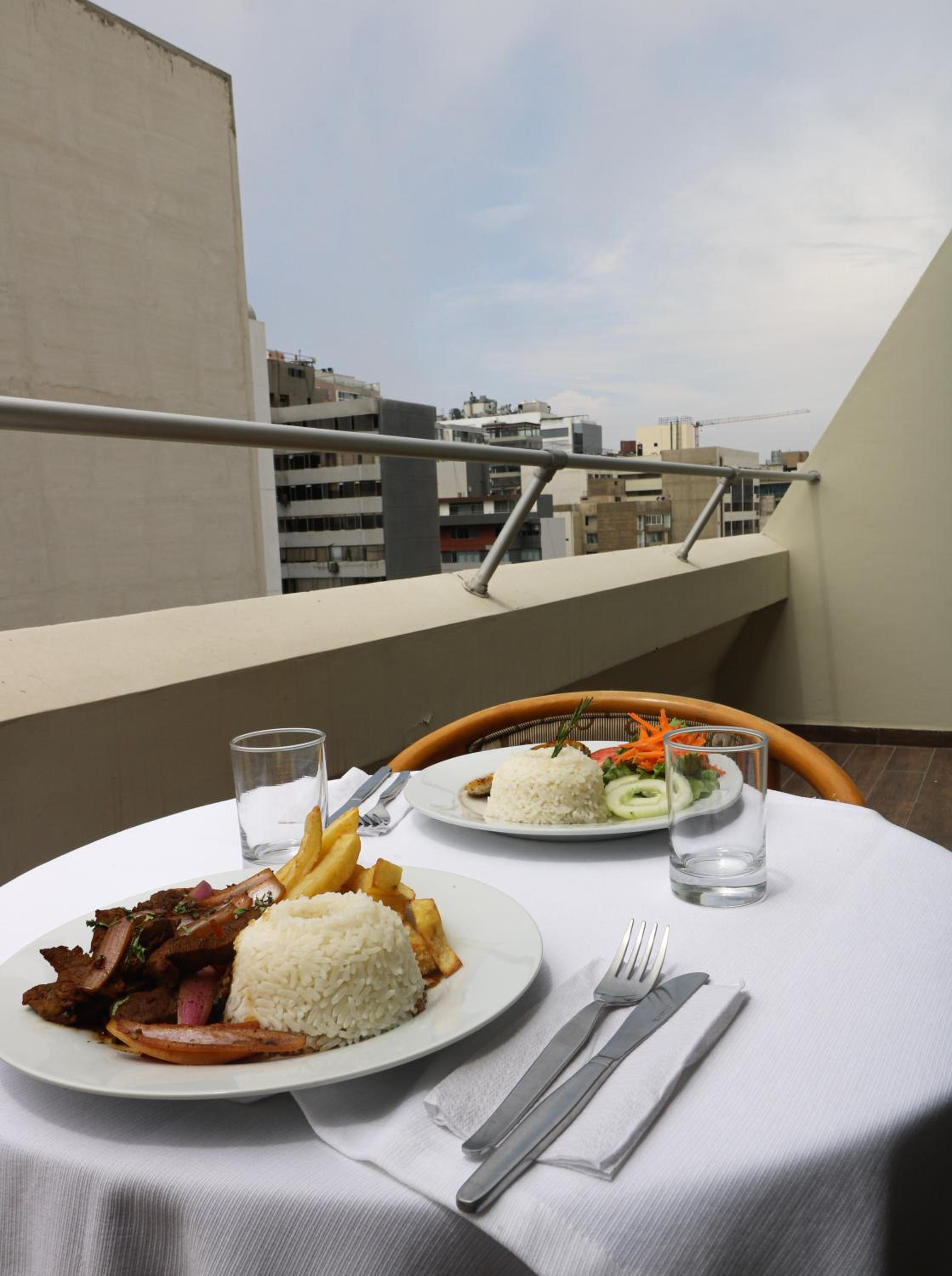 Presidential Suite - Photo 9