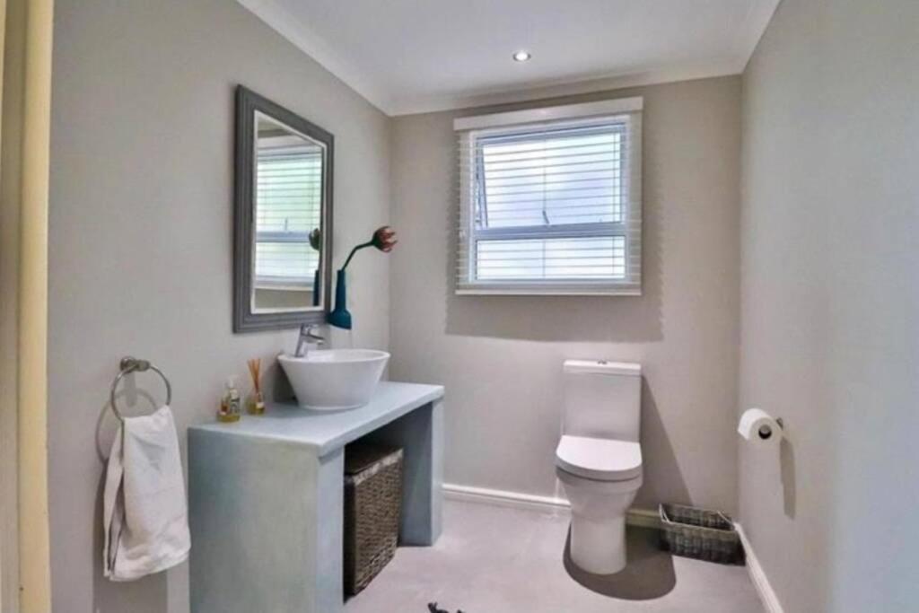 Four-Bedroom House - Photo 9