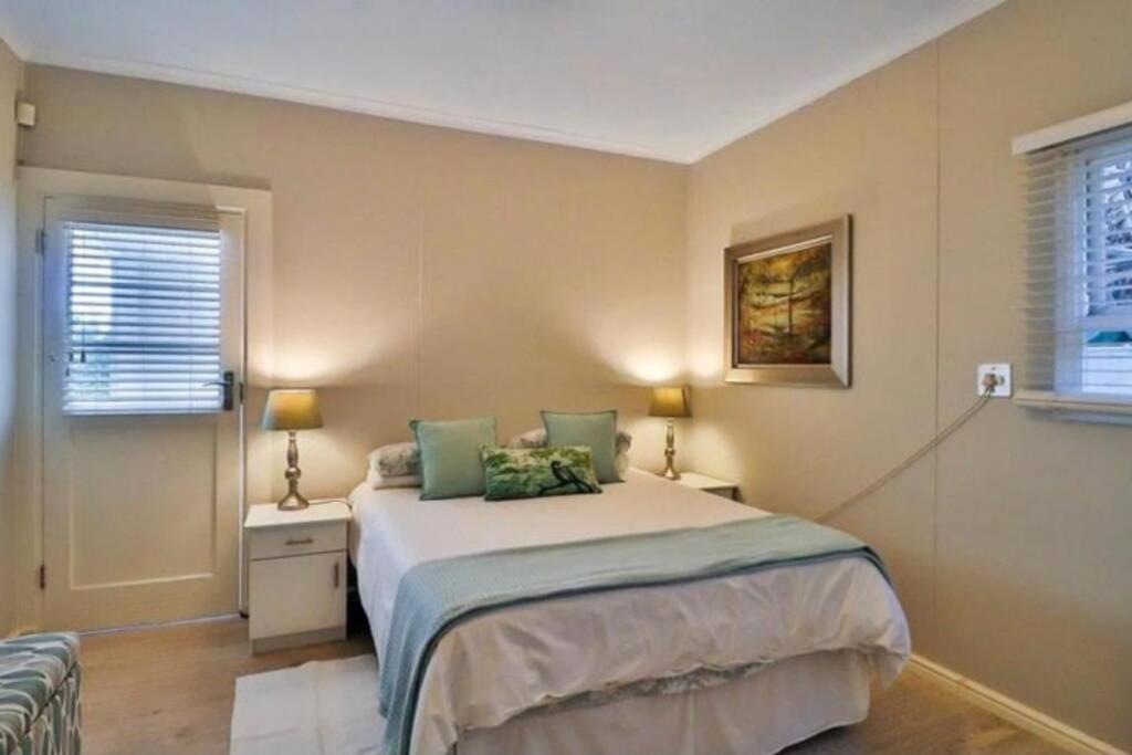 Four-Bedroom House - Photo 7