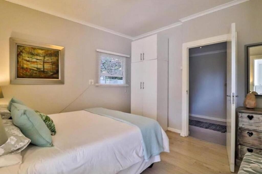 Four-Bedroom House - Photo 4