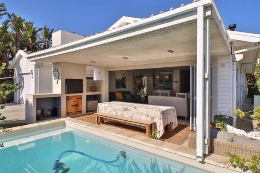 Four-Bedroom House - Photo 18