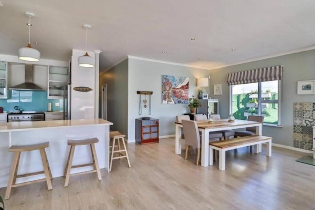Four-Bedroom House - Photo 14