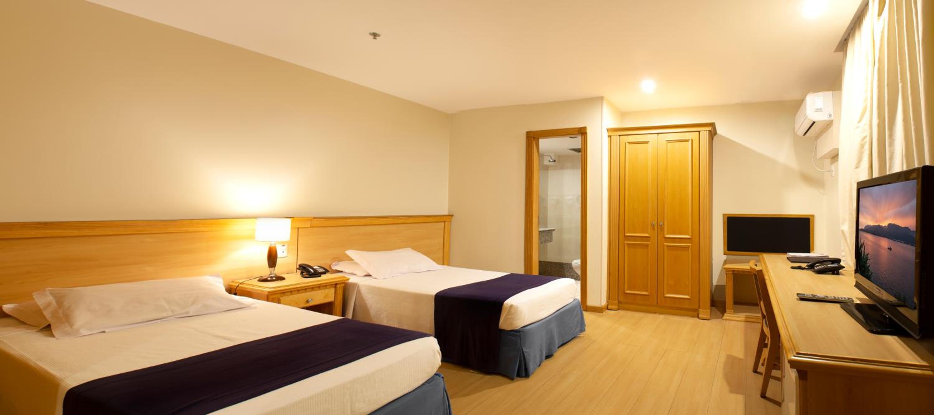 Standard Twin Room - Photo 1