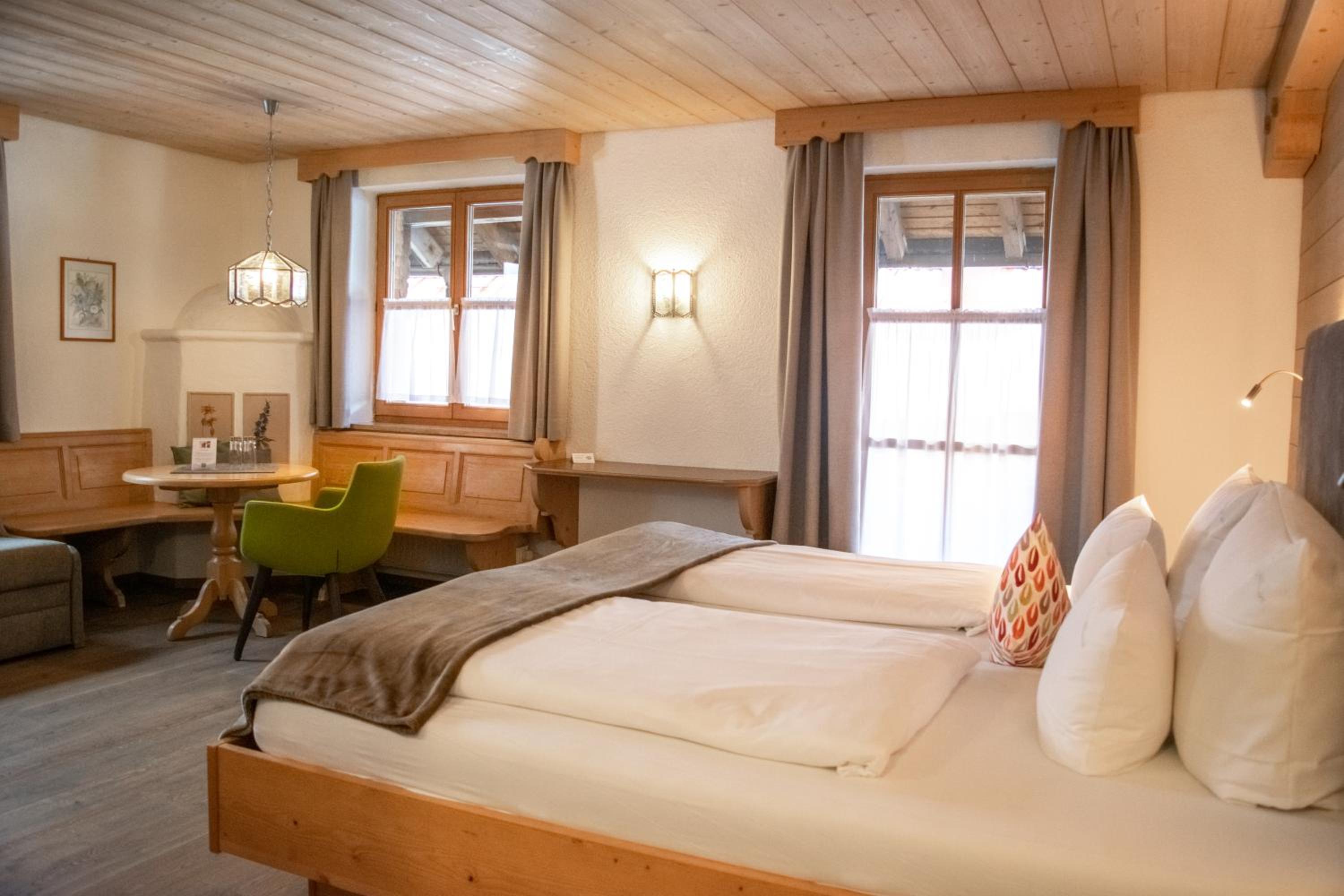 Deluxe Double Room with South Balcony and Mountain View - Photo 1