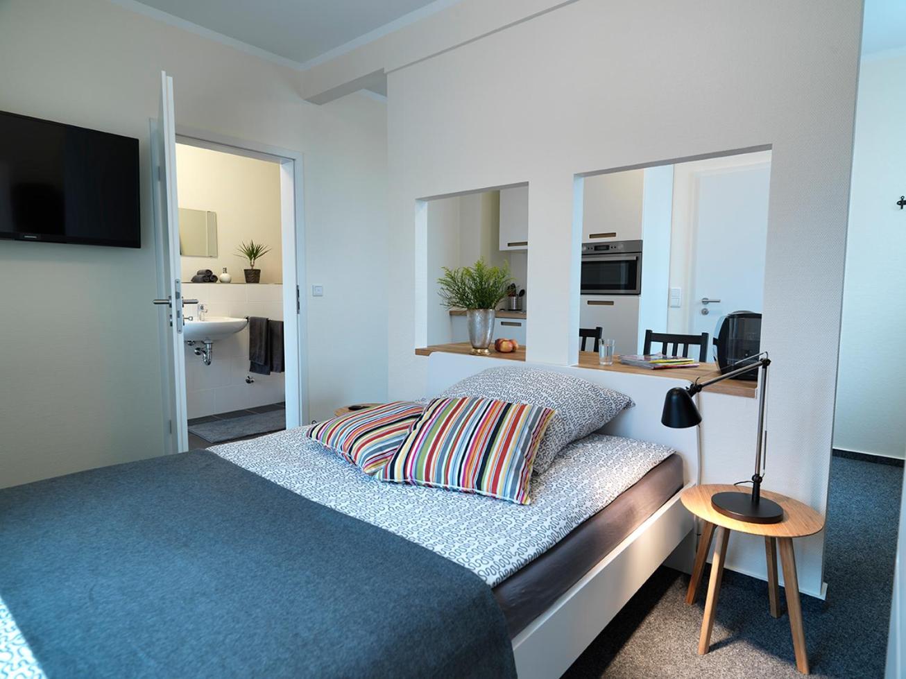 One-Bedroom Apartment photo 1