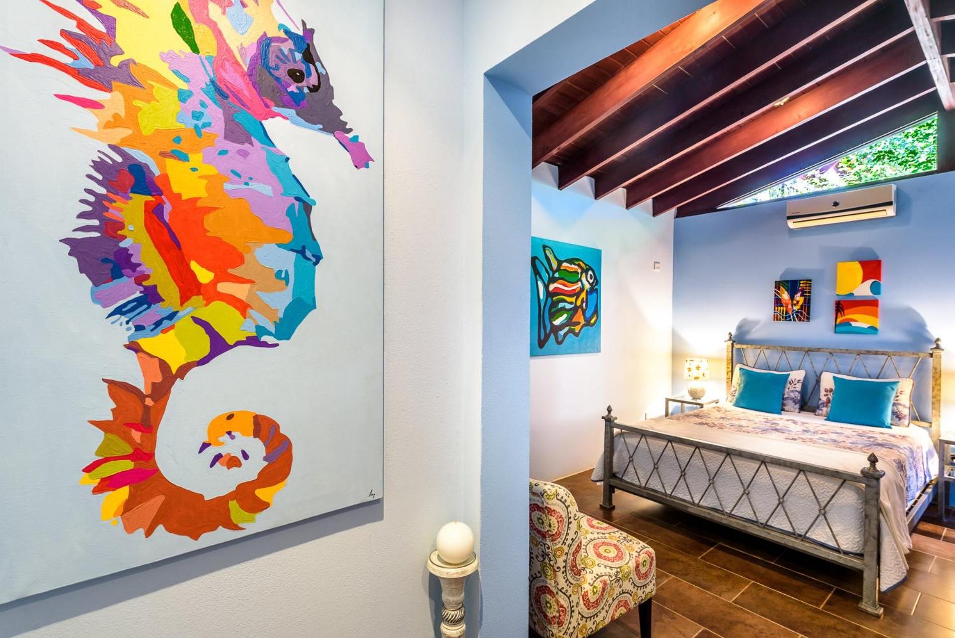 Queen Room photo 1