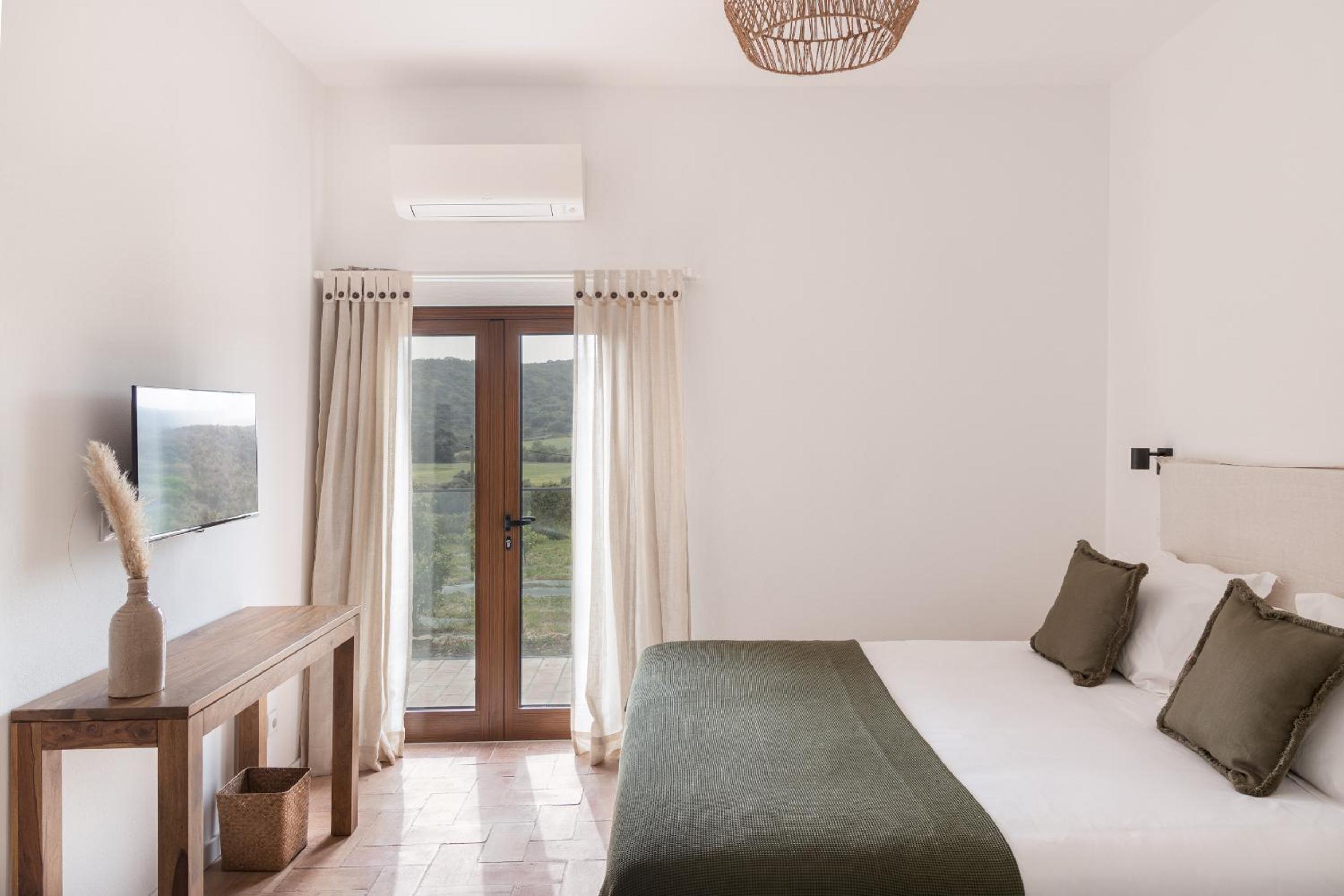 Double or Twin Room - Photo 3