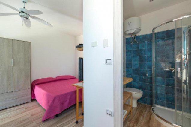 Deluxe Room (2 Adults + 1 Child)