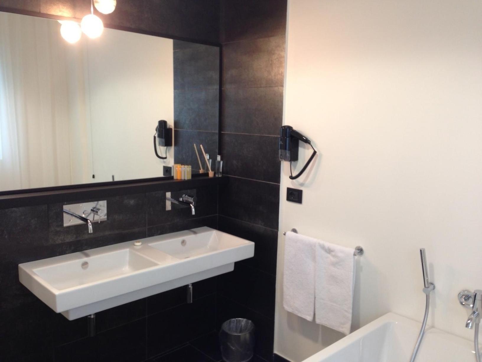 Suite - Photo 2