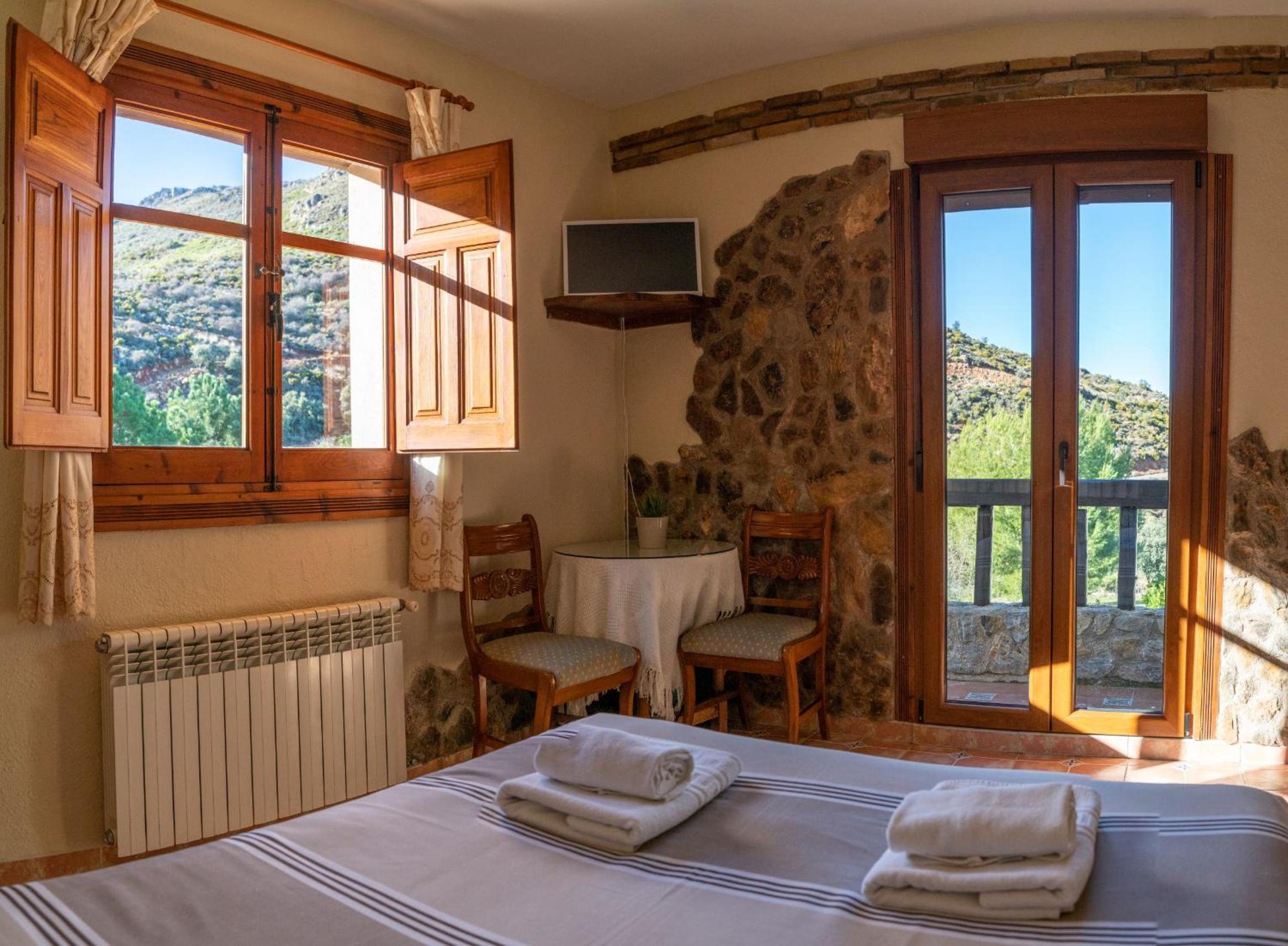 Double or Twin Room - Photo 1