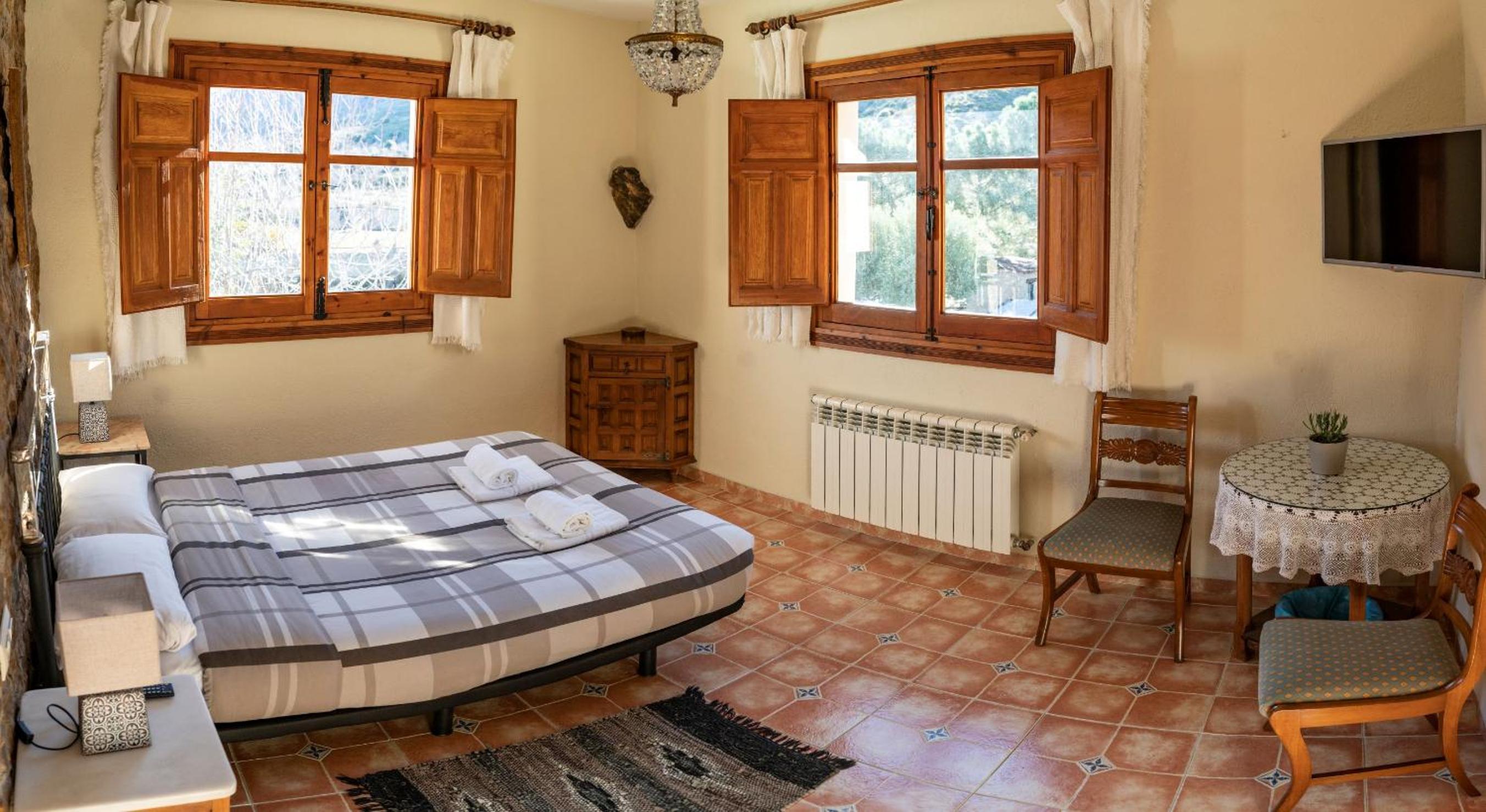 Double or Twin Room - Photo 11